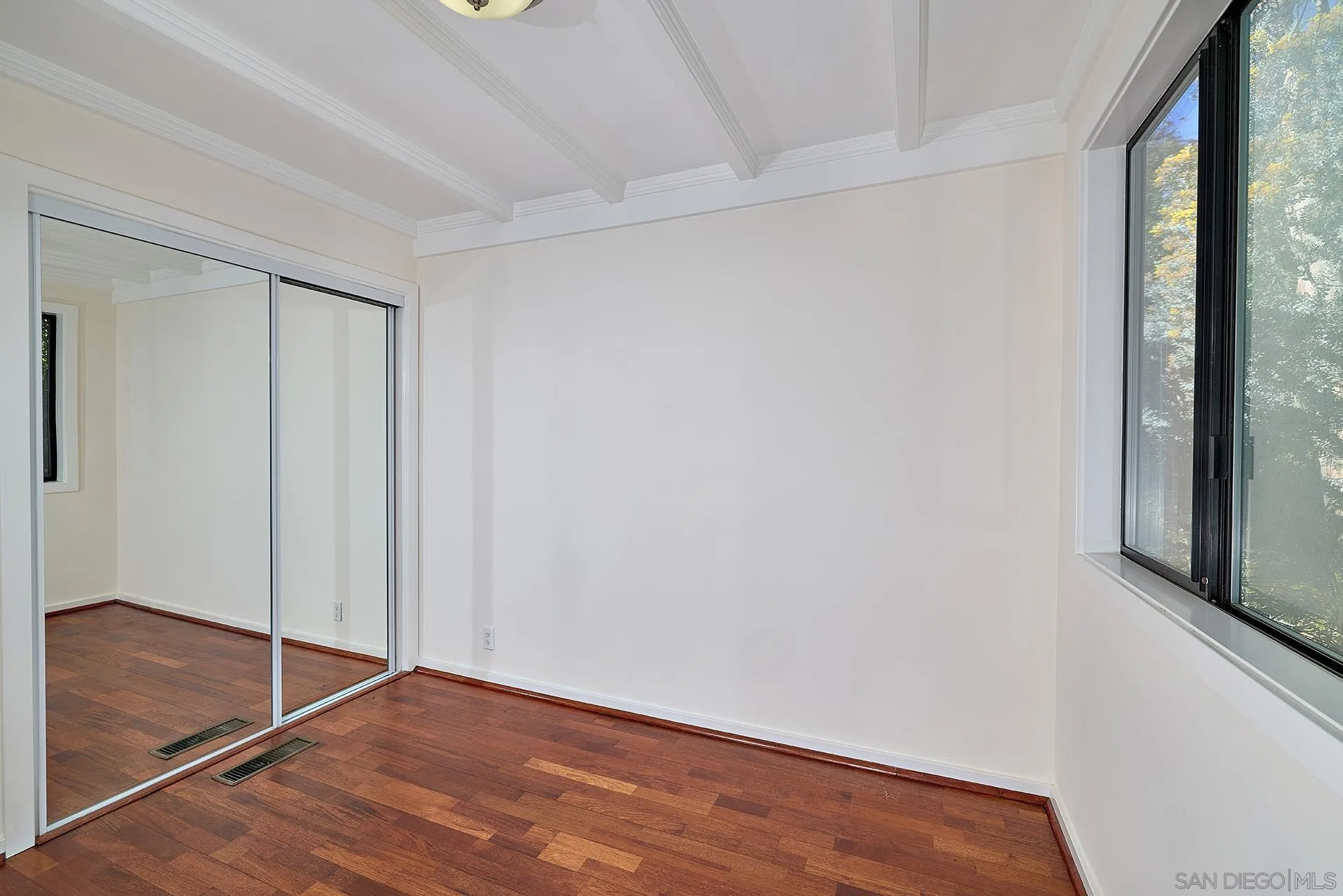 https://cdn.realtyfeed.com/cdn/127/260002062/c0582197bd2c035277e03f12f8cd60e7.webp