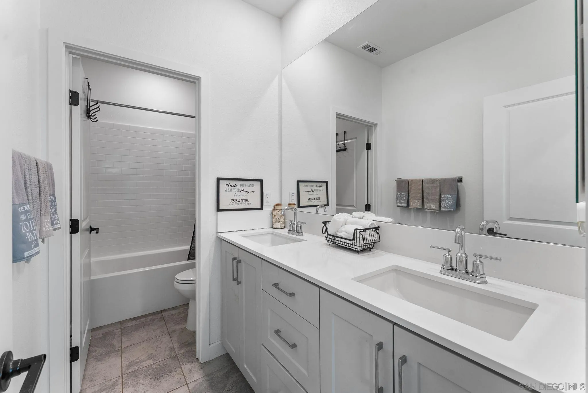 https://cdn.realtyfeed.com/cdn/127/260002065/1e044b923f965900d0cccb575b7a9d51.webp