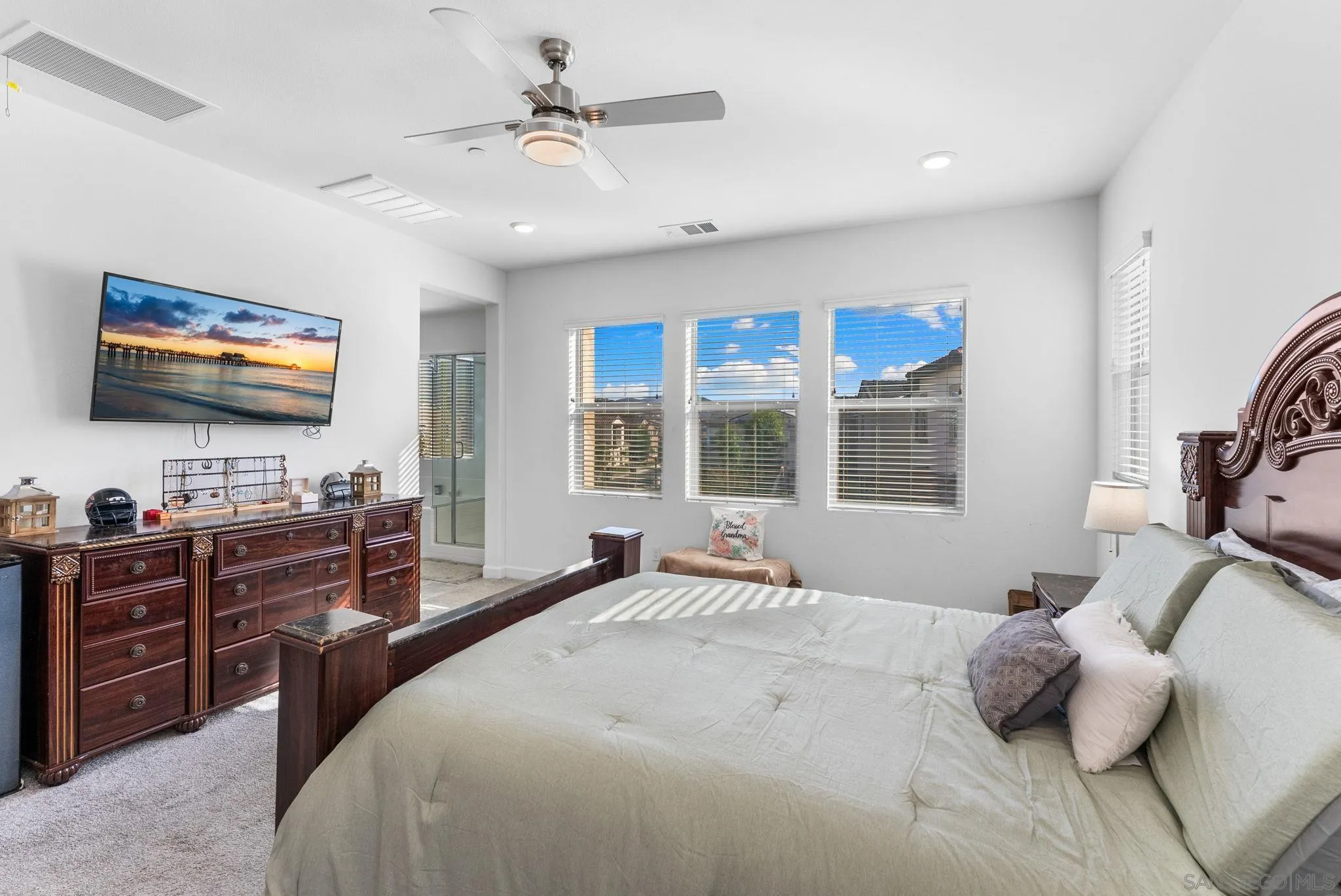 https://cdn.realtyfeed.com/cdn/127/260002065/22e07b7dd530d8c6ba9457f20611b71a.webp