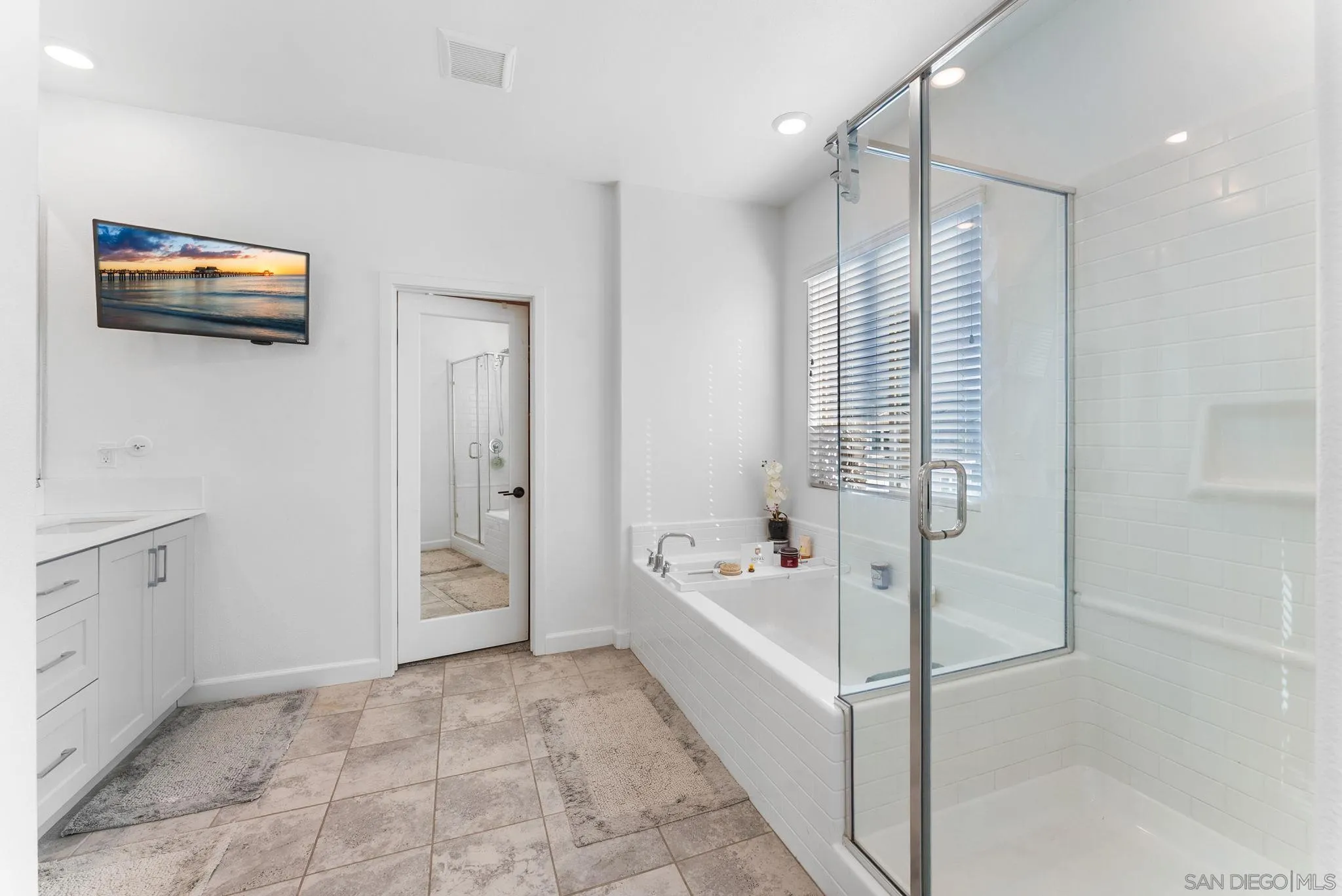 https://cdn.realtyfeed.com/cdn/127/260002065/b9426a0a9f7828314c7e670b0608348b.webp