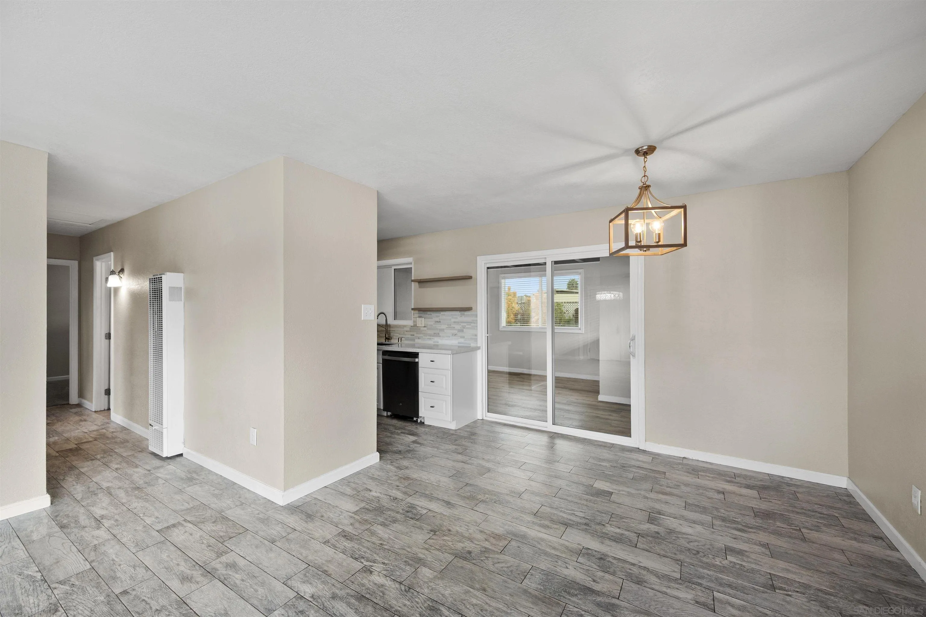 https://cdn.realtyfeed.com/cdn/127/260002069/c5a70a0b626eabd363754447afa62b30.webp