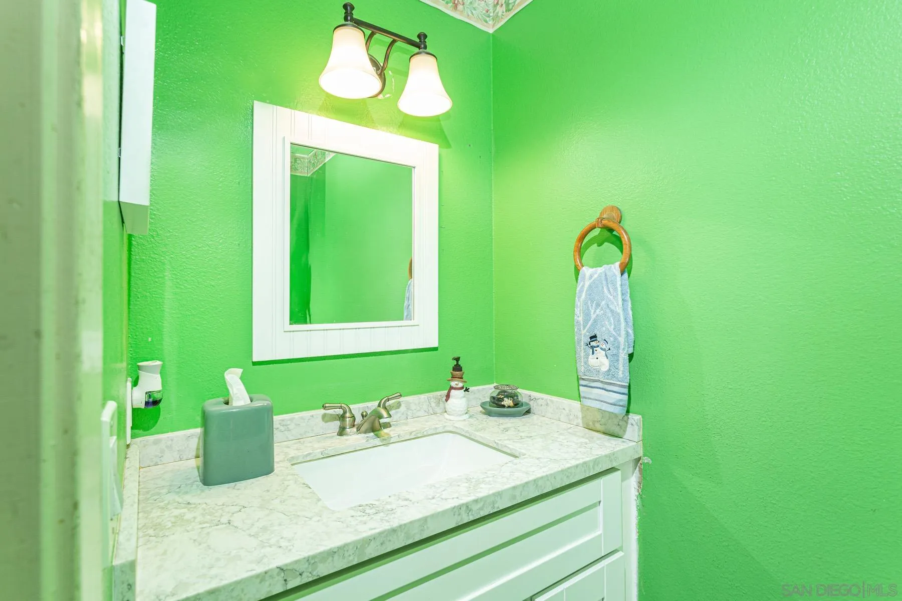 https://cdn.realtyfeed.com/cdn/127/260002071/83da567885f93fb39039f0a1de270d83.webp