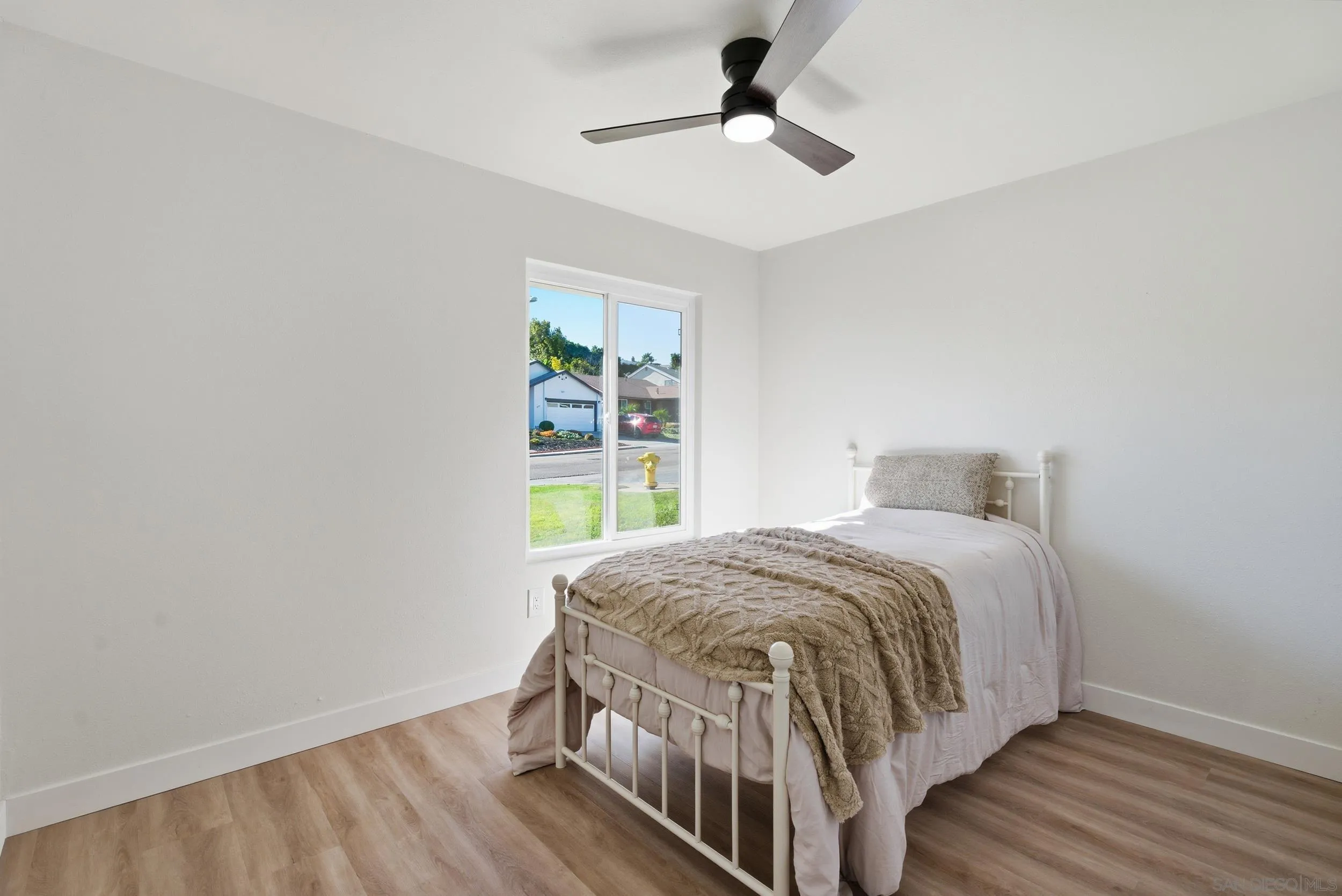 https://cdn.realtyfeed.com/cdn/127/260002072/25403445474b938d33bf3e7c15c479d9.webp