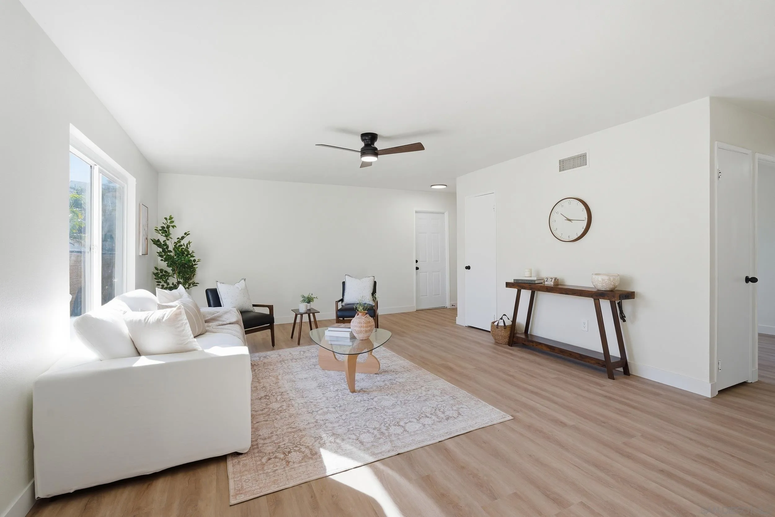 https://cdn.realtyfeed.com/cdn/127/260002072/88a35af4729d1005d83abbe38f02f3d0.webp
