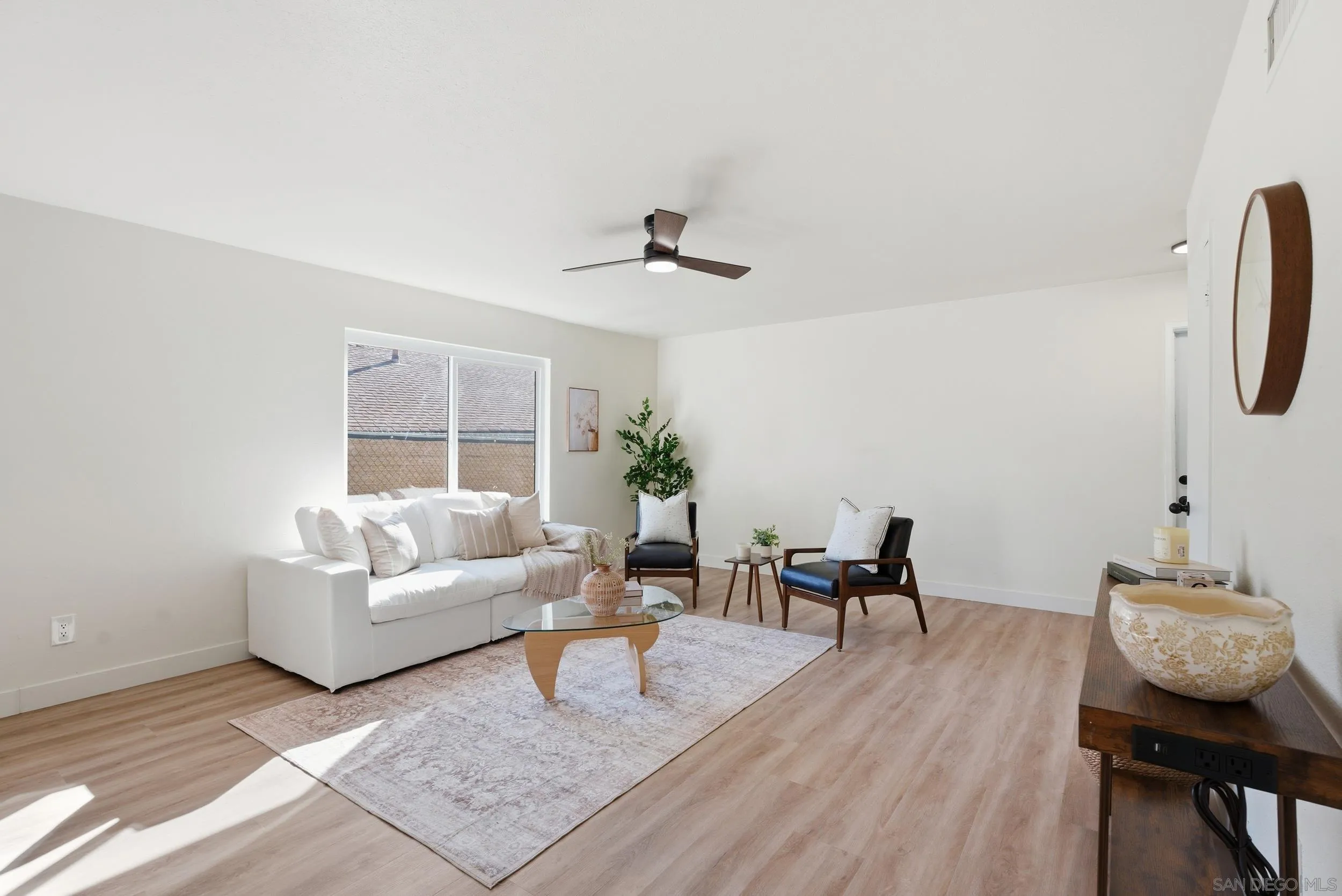 https://cdn.realtyfeed.com/cdn/127/260002072/9dfa6fd38627a85668a36f6b8436c8e3.webp