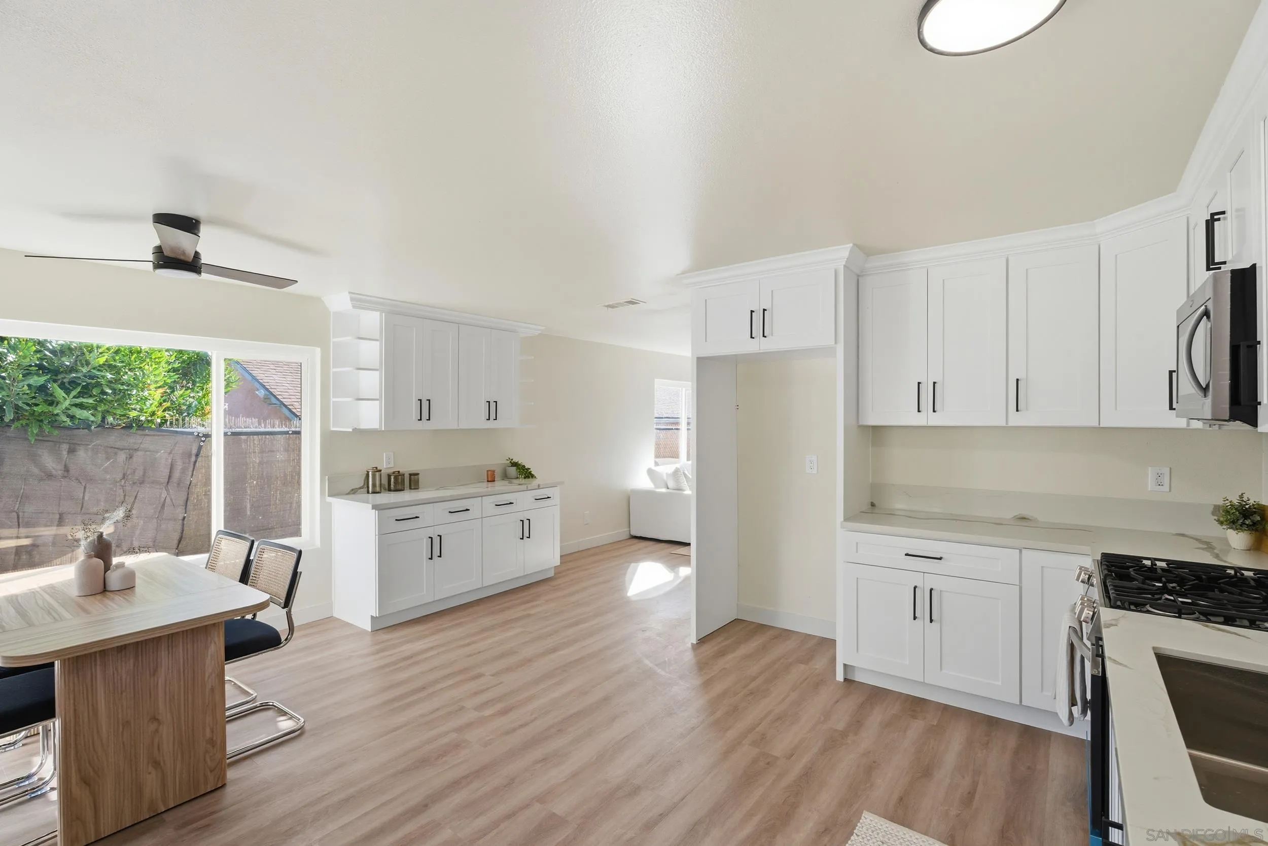 https://cdn.realtyfeed.com/cdn/127/260002072/a283d3ee1c0493f728395a97ea243c0c.webp