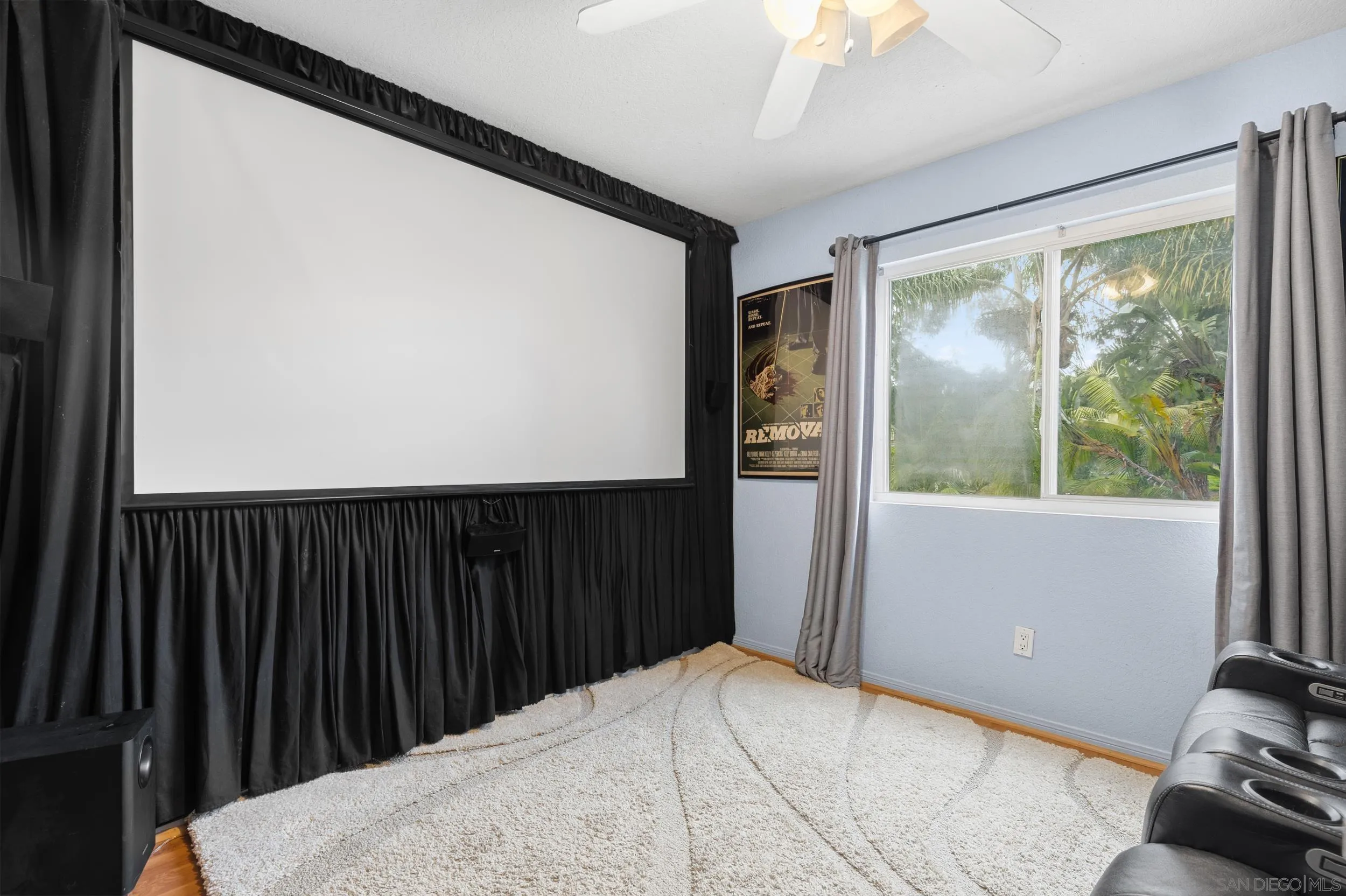 https://cdn.realtyfeed.com/cdn/127/260002074/c3f52f8703ec356957774420618cbdb8.webp