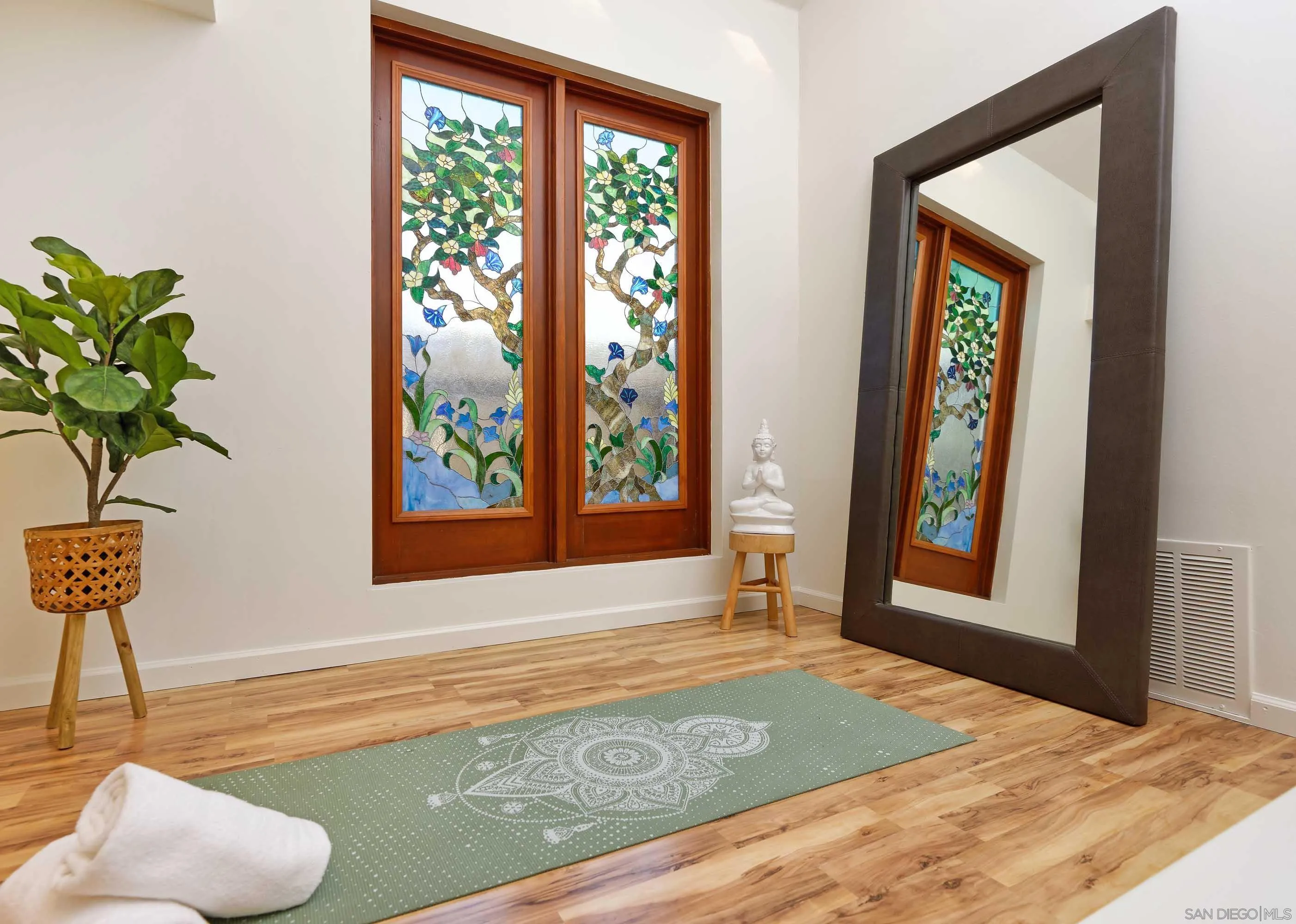 https://cdn.realtyfeed.com/cdn/127/260002086/fee759b7c958b29a56aae143d69abebc.webp