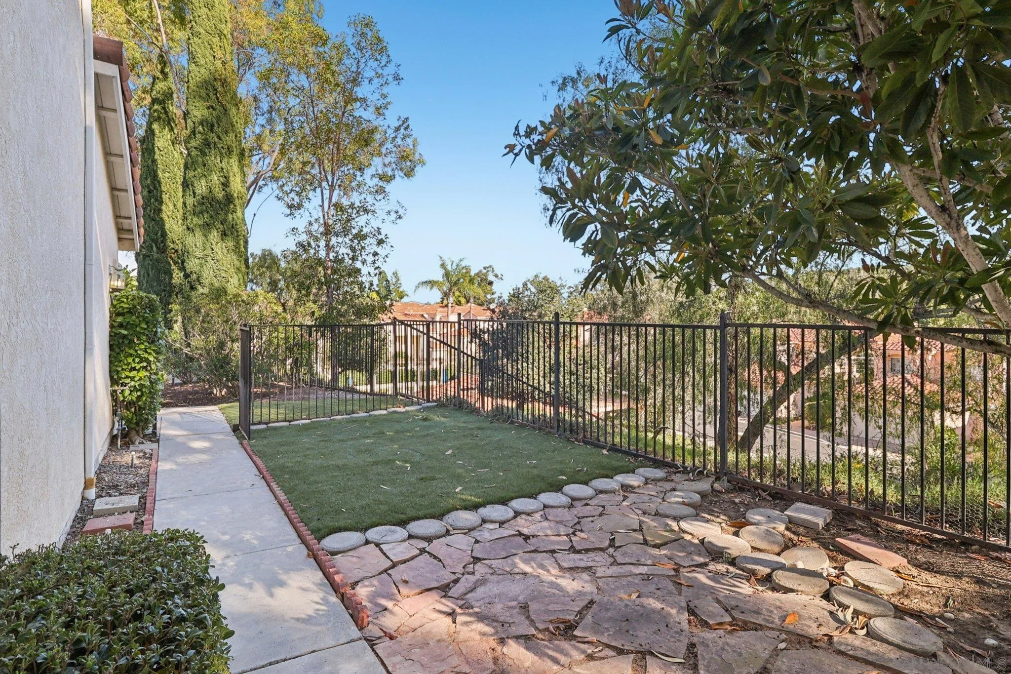 https://cdn.realtyfeed.com/cdn/127/260002092/63d9d8e98f16c67e5c84cdf998303958.webp