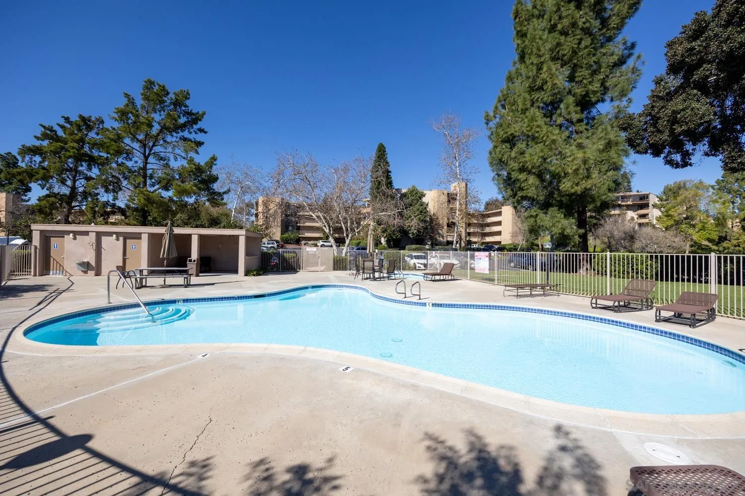 https://cdn.realtyfeed.com/cdn/127/260002095/708e3c69200581a5a365bb8c540ed08f.webp
