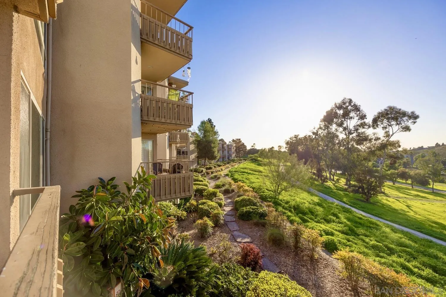 https://cdn.realtyfeed.com/cdn/127/260002095/70b76757c2d191f5c3c1f34350e69d15.webp