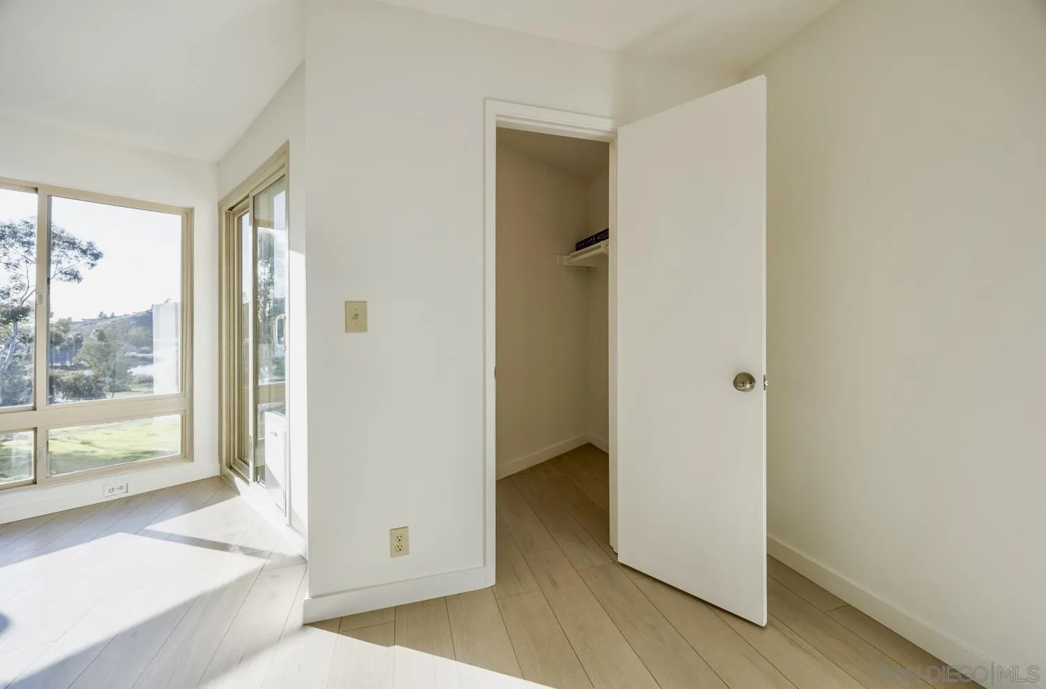 https://cdn.realtyfeed.com/cdn/127/260002095/aed3531b07ac5844fd09855ad4a2fa07.webp