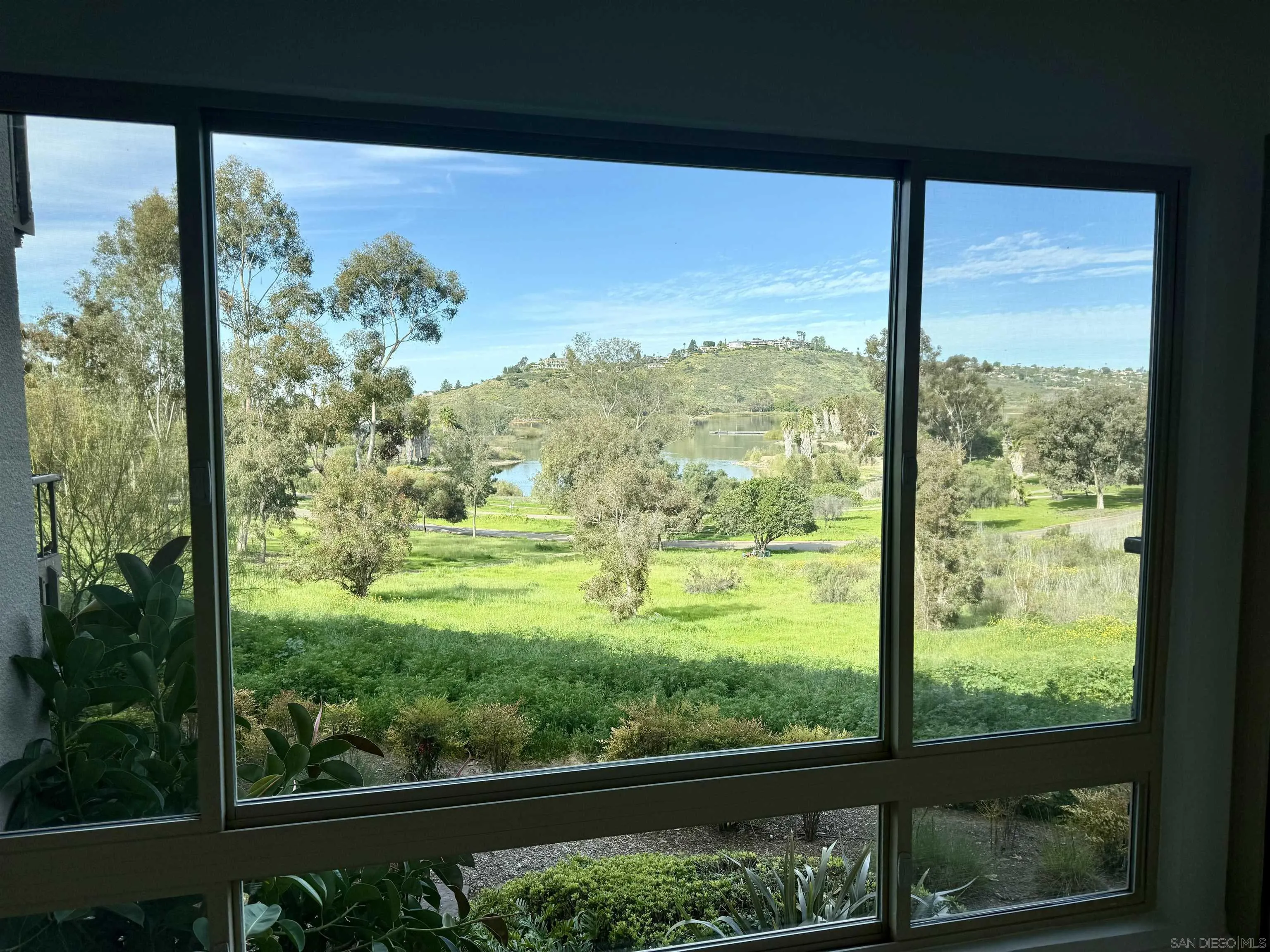https://cdn.realtyfeed.com/cdn/127/260002095/c4c4271cf5bbb50b08a5b7d1e8528cad.webp