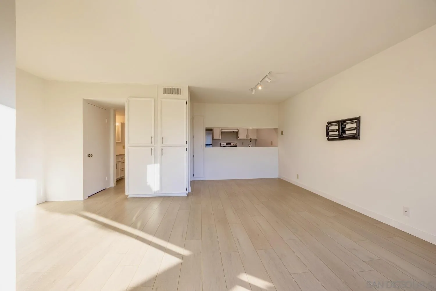 https://cdn.realtyfeed.com/cdn/127/260002095/eea7f0acccf2ffc301a0fcc13b6df7ea.webp