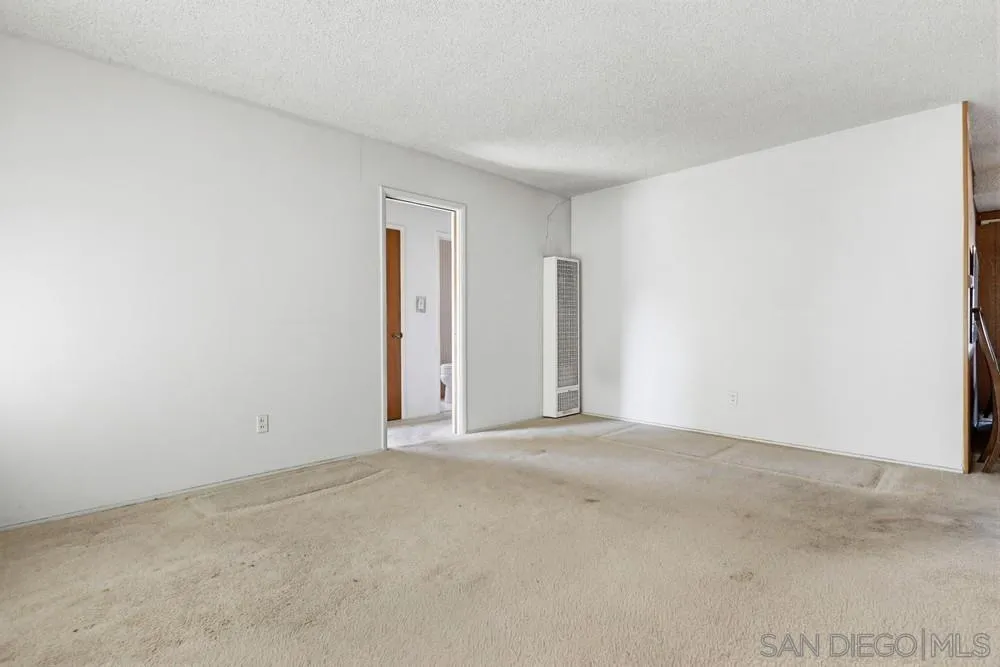https://cdn.realtyfeed.com/cdn/127/260002100/5fb5e369f12cbb707ce4bc3a47881b9a.webp