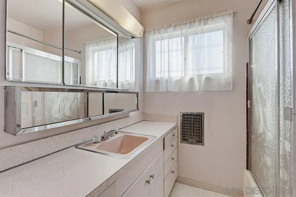 https://cdn.realtyfeed.com/cdn/127/260002100/7e7ef1fd846b26810c164bab856c76f1.webp