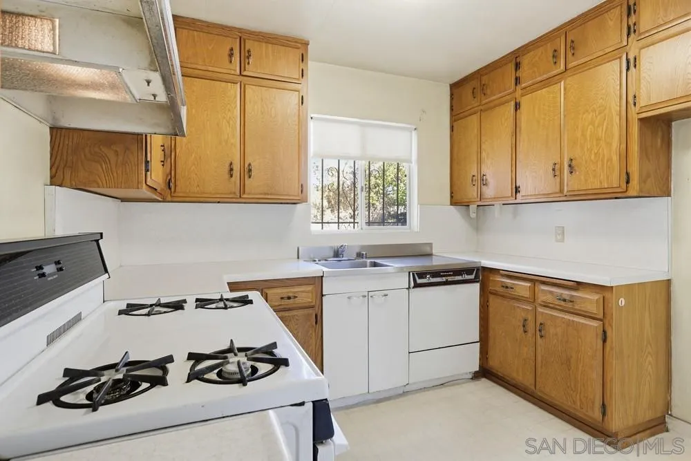 https://cdn.realtyfeed.com/cdn/127/260002100/a250748bafb0c1519067a1b5b745365a.webp