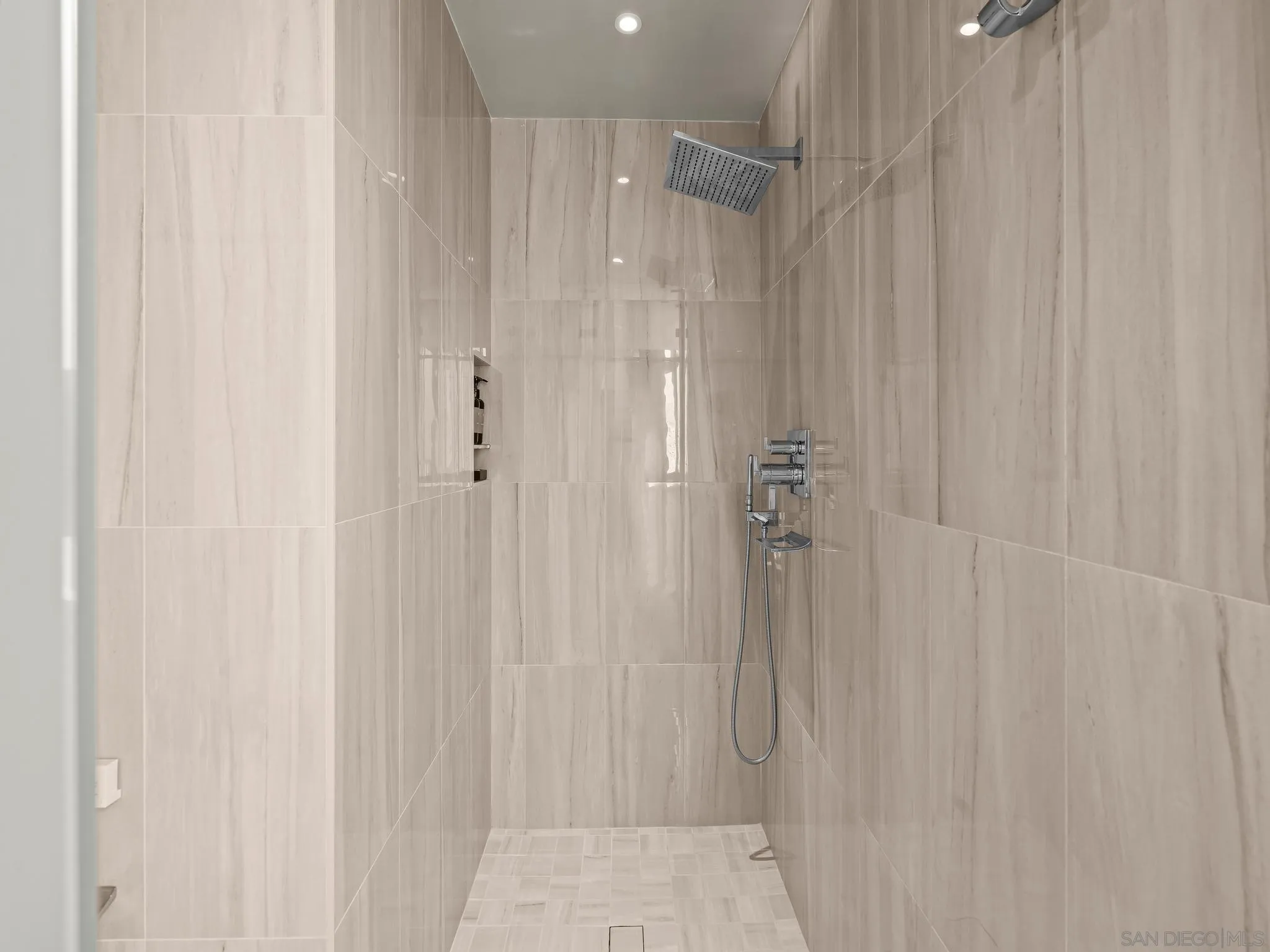 Photo #23: 260002103 Listing: Photo #23