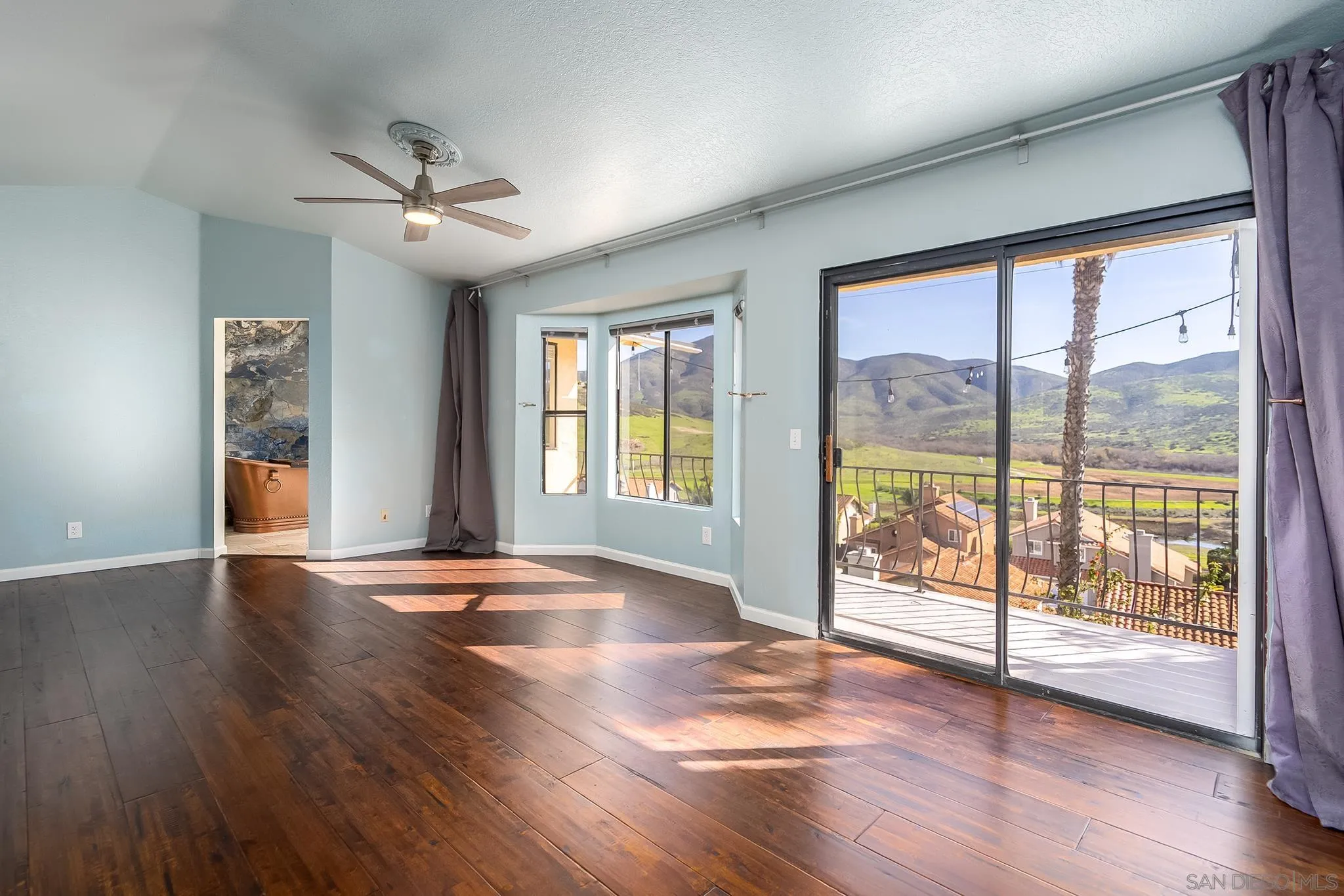 https://cdn.realtyfeed.com/cdn/127/260002104/8a4384e17b21a25da81ed4f306c398a8.webp