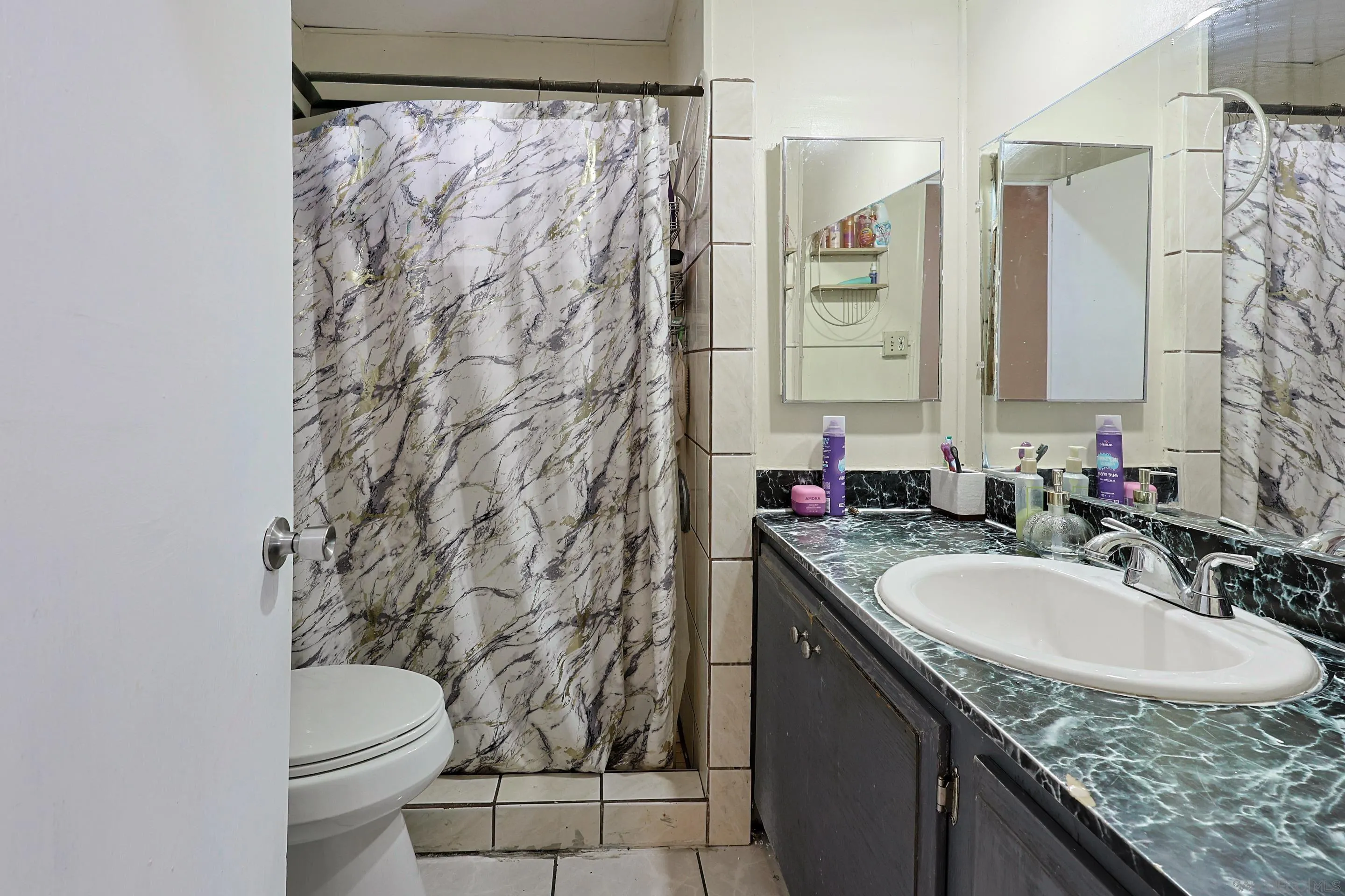 https://cdn.realtyfeed.com/cdn/127/260002106/ee3f1361f85bb0564653b3b62538392f.webp