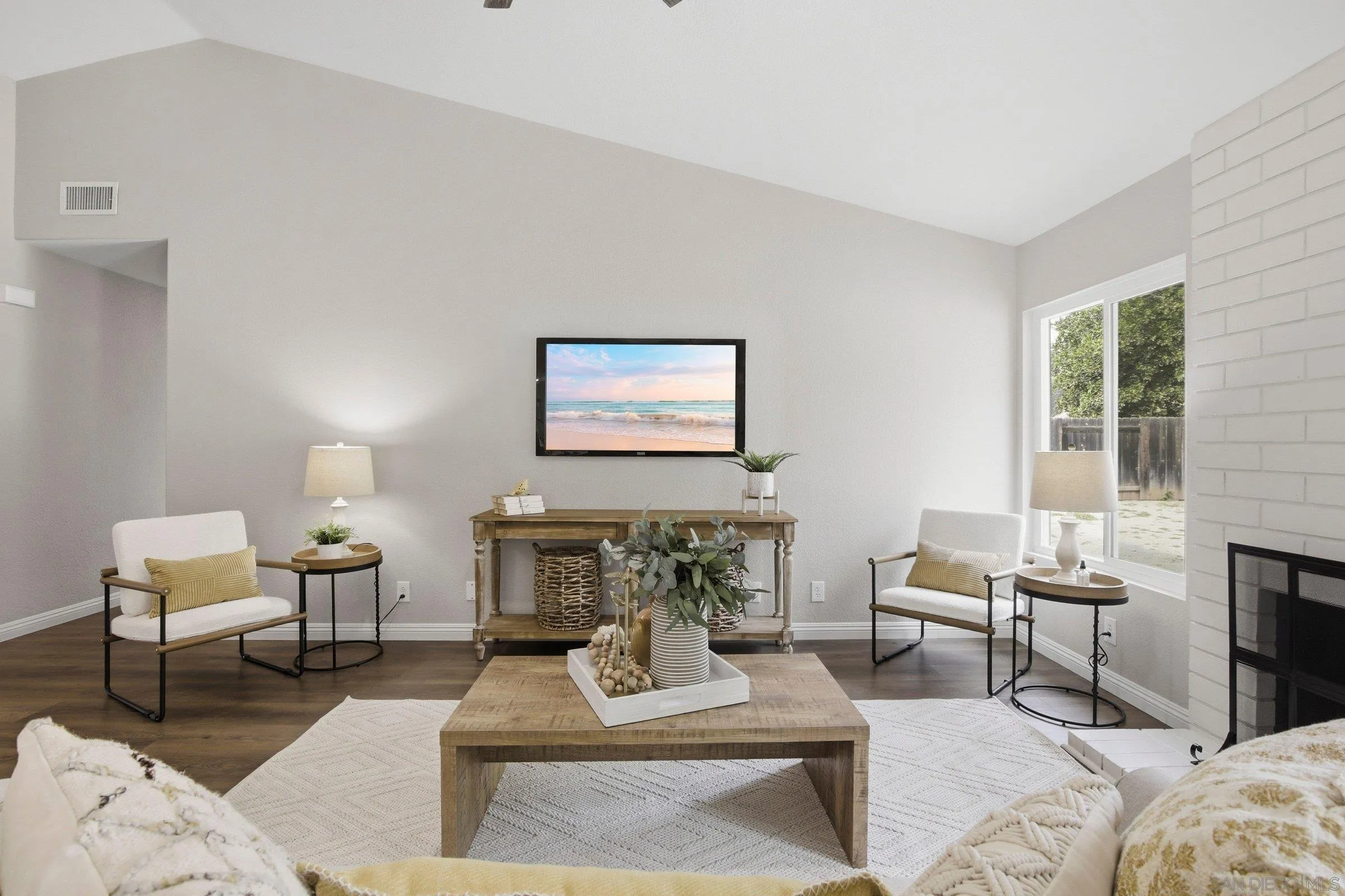 https://cdn.realtyfeed.com/cdn/127/260002108/471f6961da4b8709997a2494e556d5ec.webp