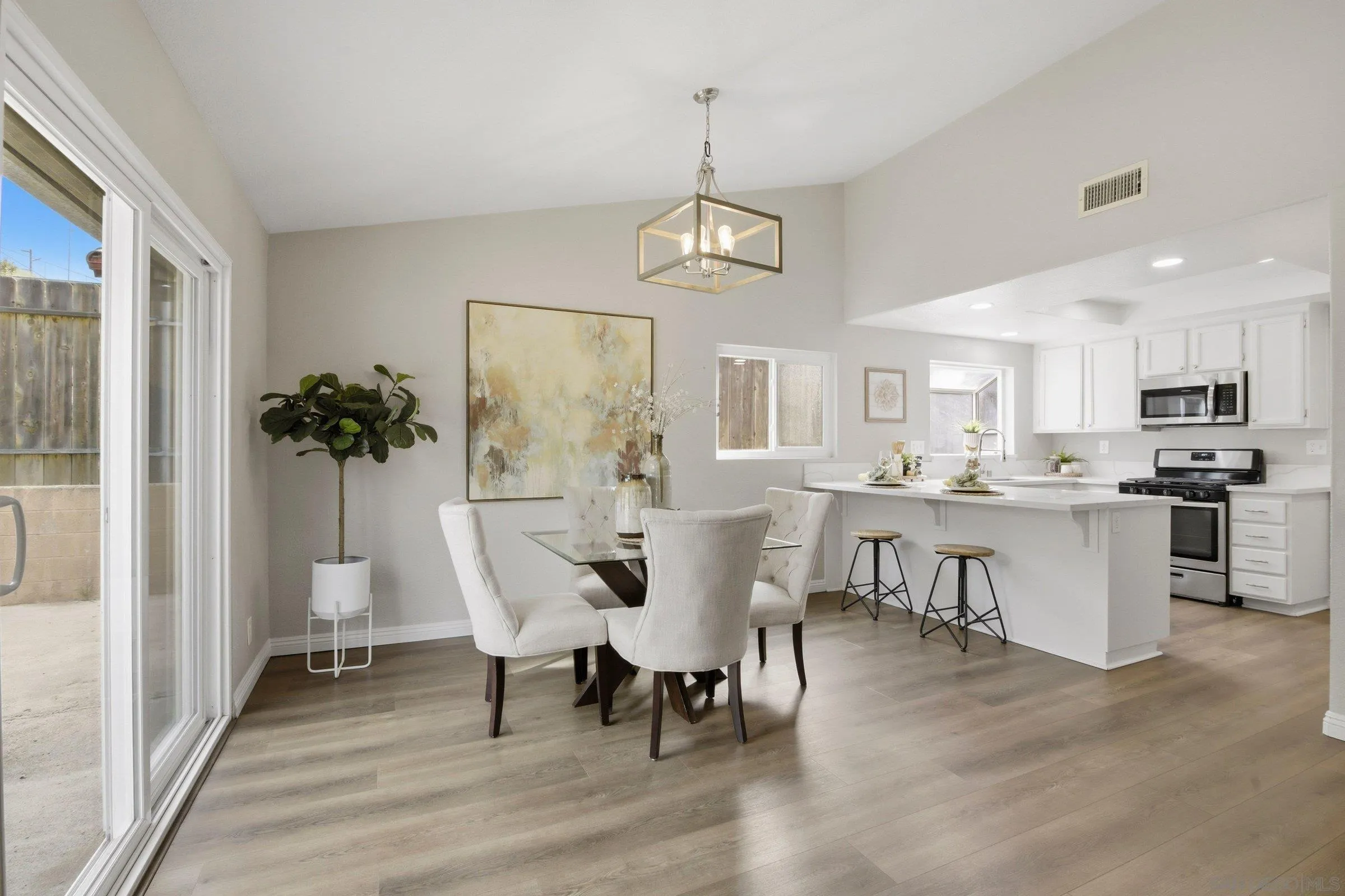 https://cdn.realtyfeed.com/cdn/127/260002108/4f1d8b6c6c9d2878025b1f65bb6be691.webp
