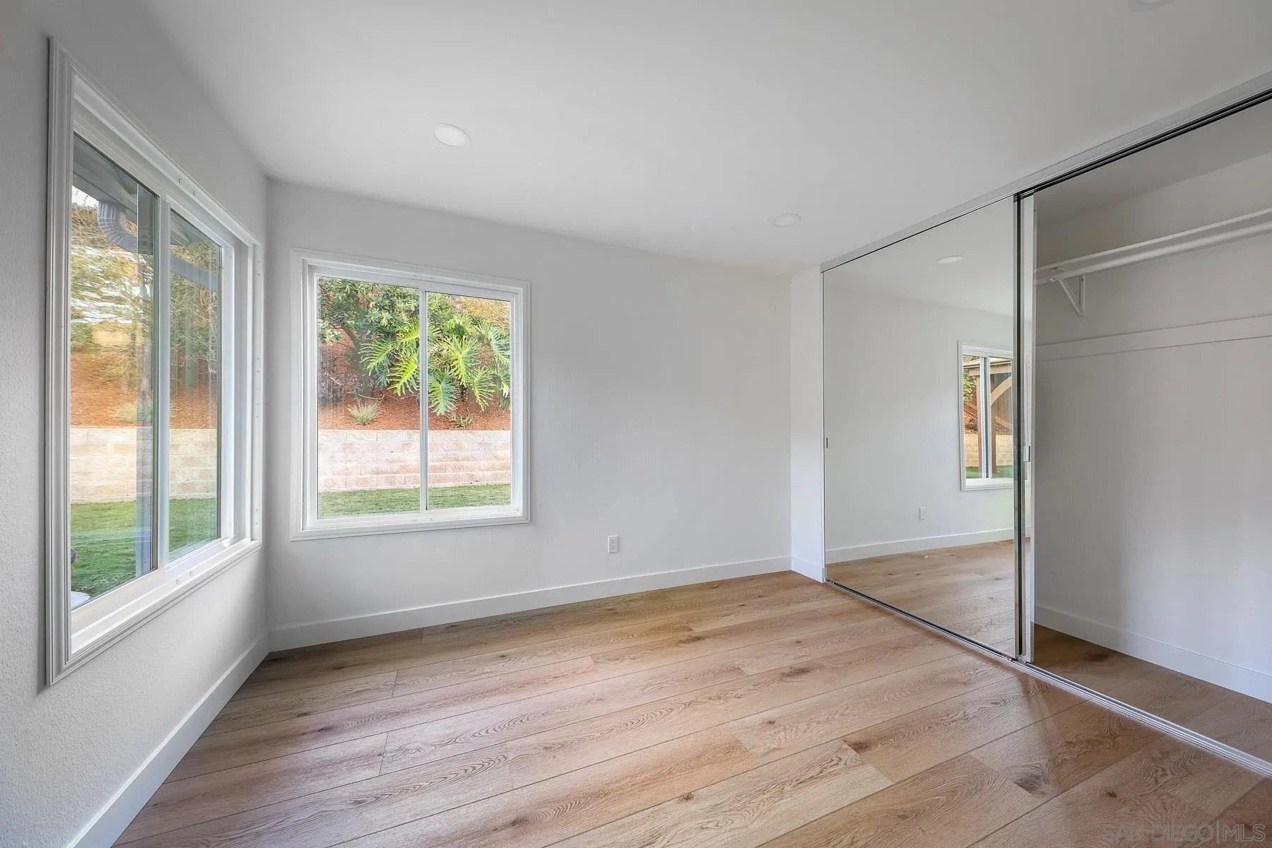 https://cdn.realtyfeed.com/cdn/127/260002109/0686bb62639e4ab4663326d627fc449c.webp