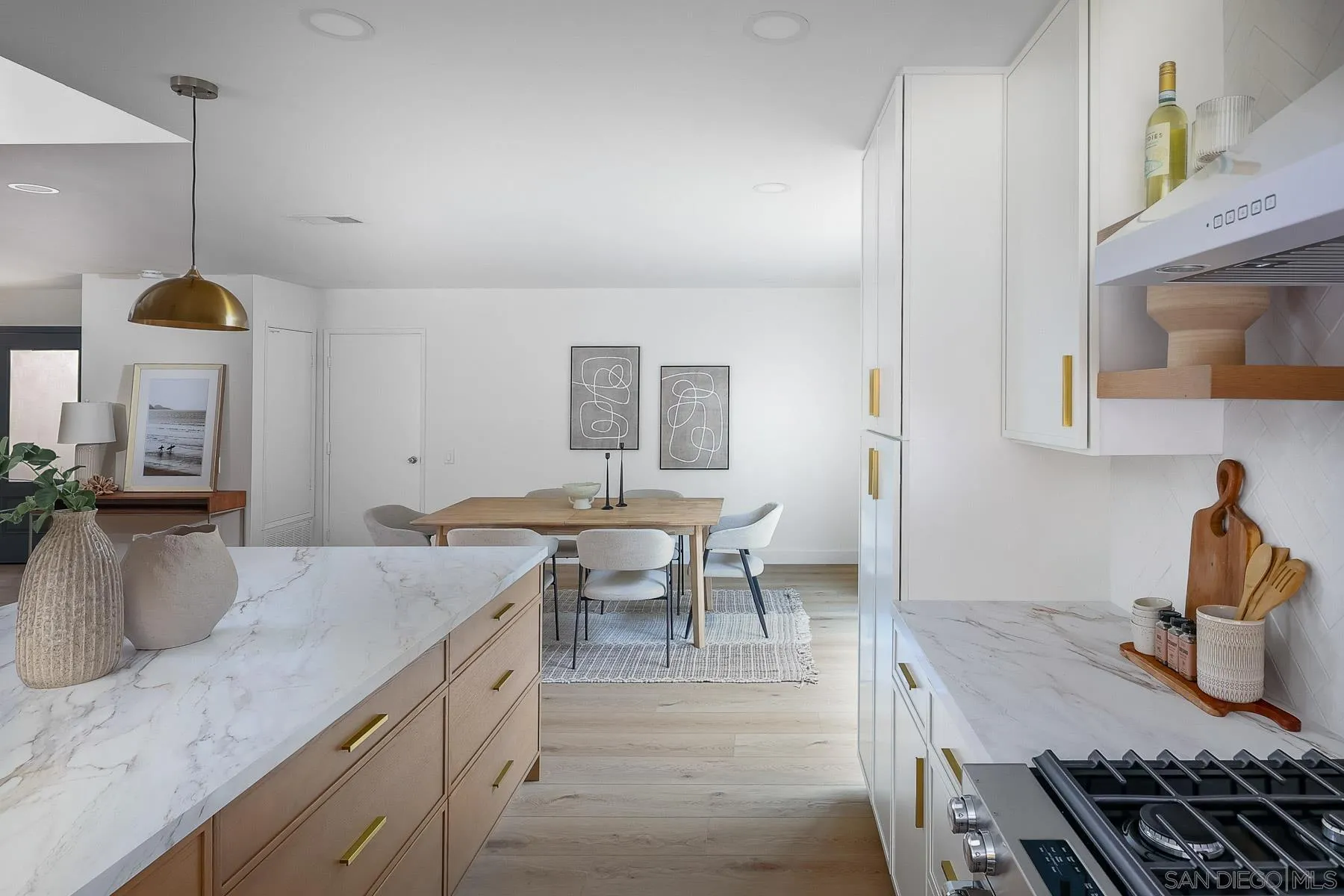 https://cdn.realtyfeed.com/cdn/127/260002109/6dddee9e66450c11428e351ff2777e41.webp