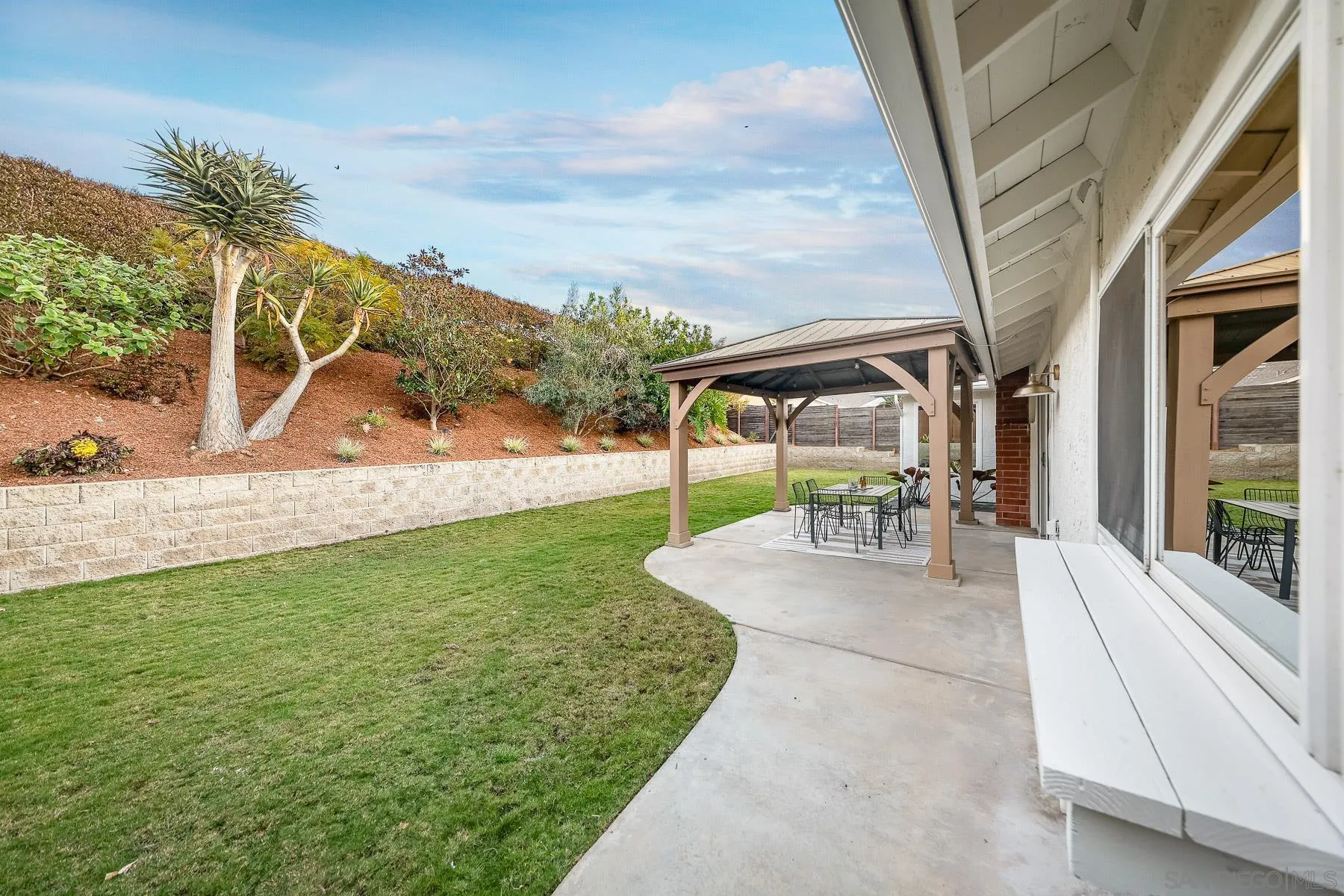 https://cdn.realtyfeed.com/cdn/127/260002109/7720e99b4356b9734cdb725fe38e3b49.webp