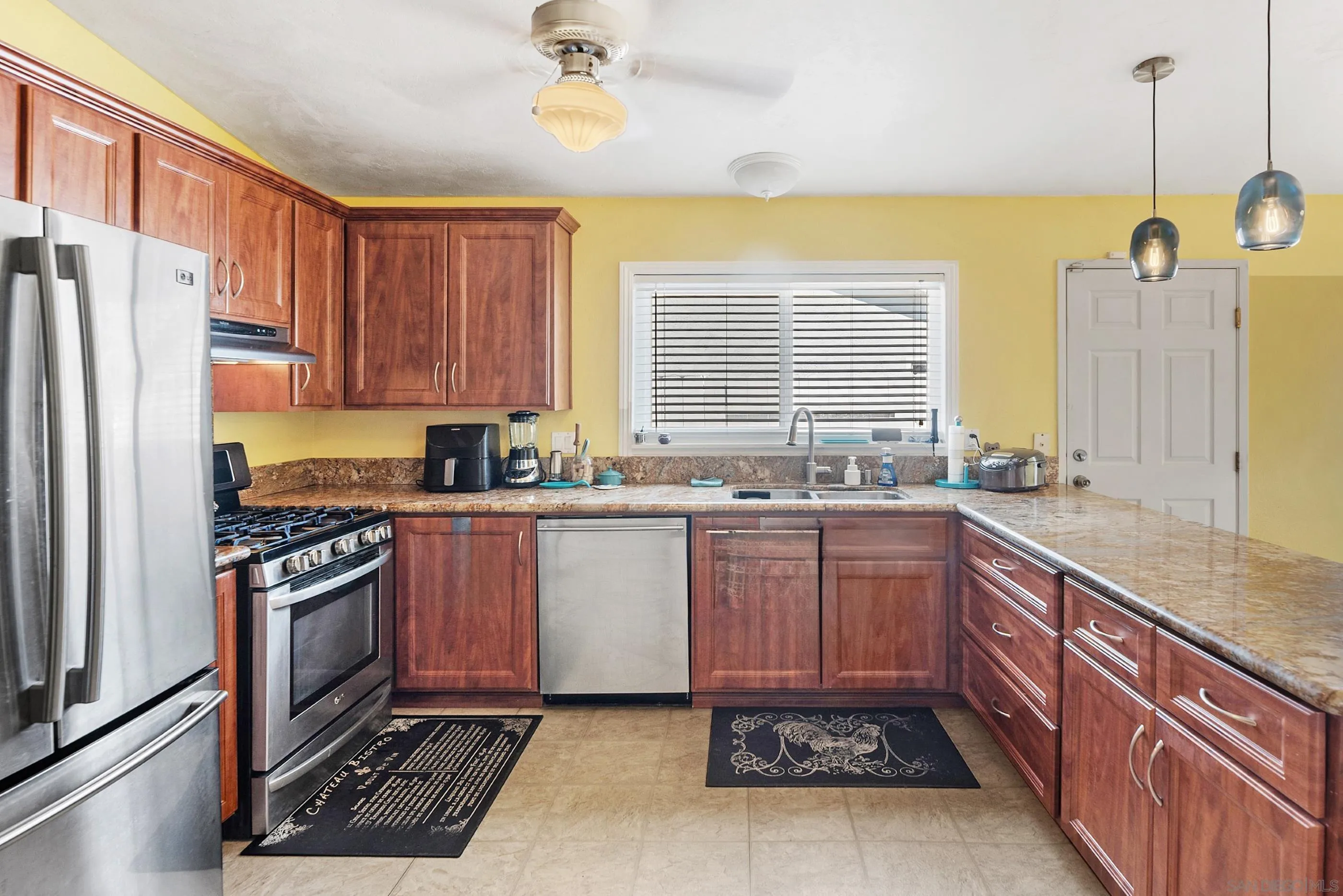 https://cdn.realtyfeed.com/cdn/127/260002111/8225df0457eecd5ba1f1ee0137b5c36e.webp
