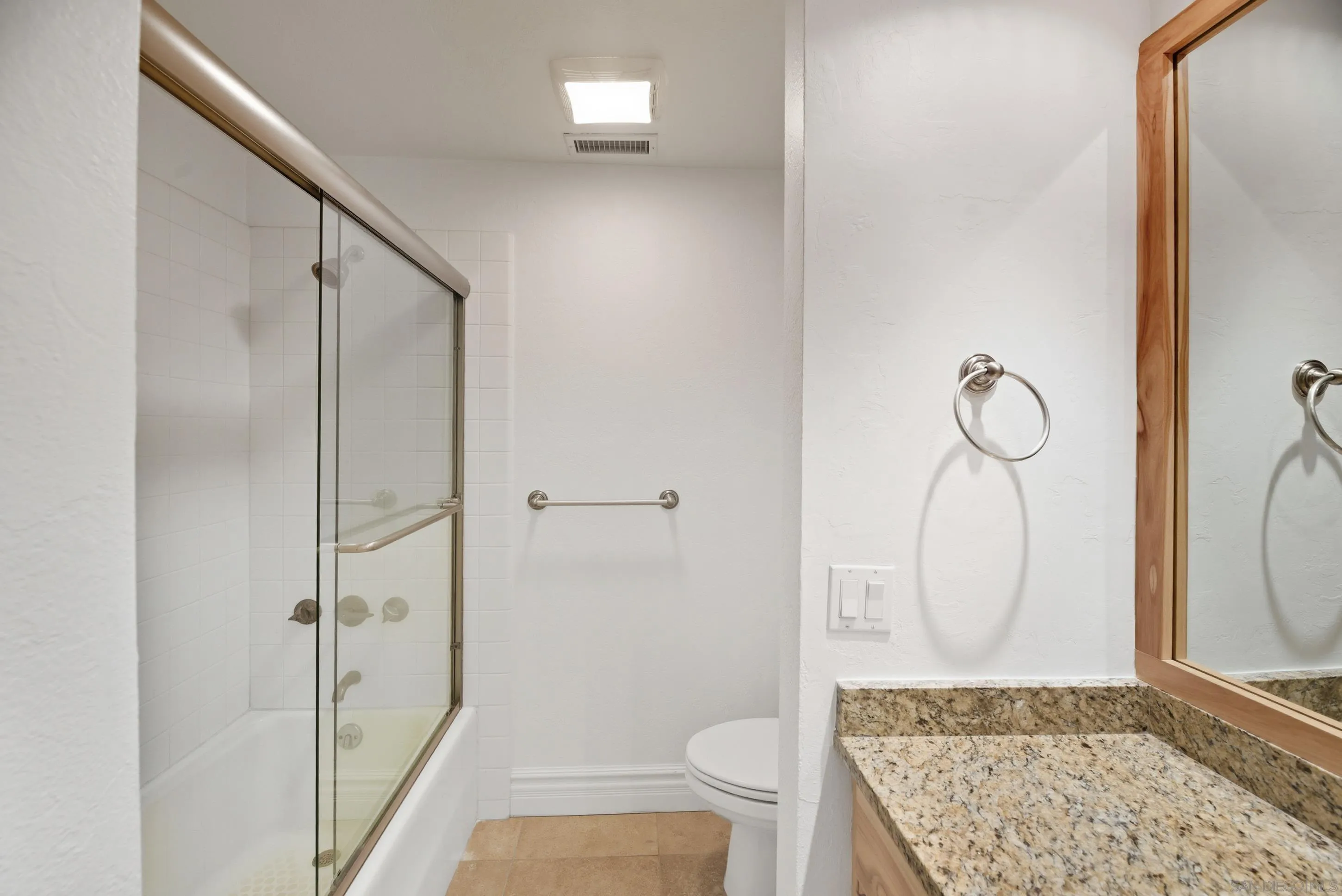 https://cdn.realtyfeed.com/cdn/127/260002118/56856b6ca01c842a6023409880554ed5.webp