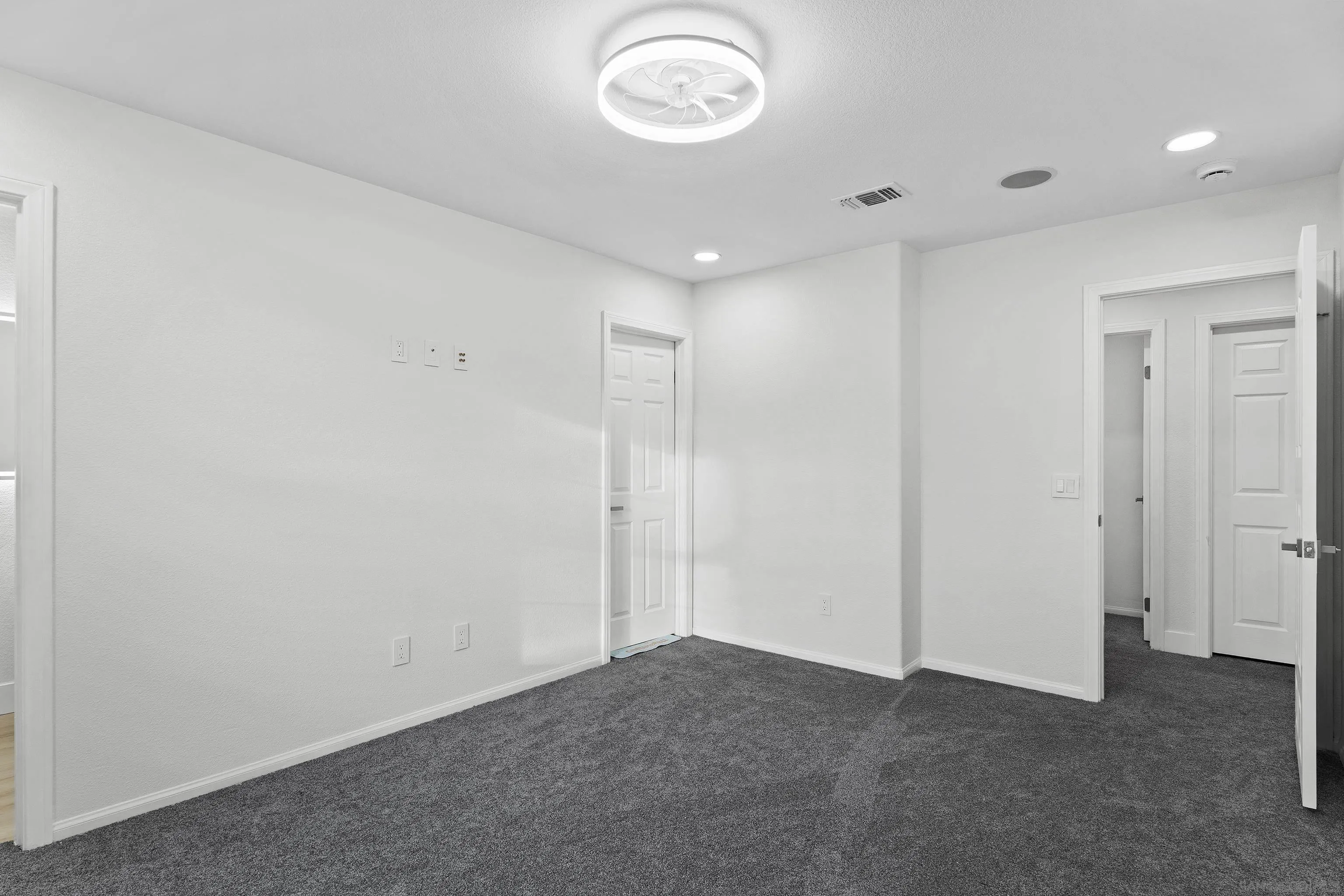 https://cdn.realtyfeed.com/cdn/127/260002123/7a152627bc7ea0211d3f14783c9531aa.webp