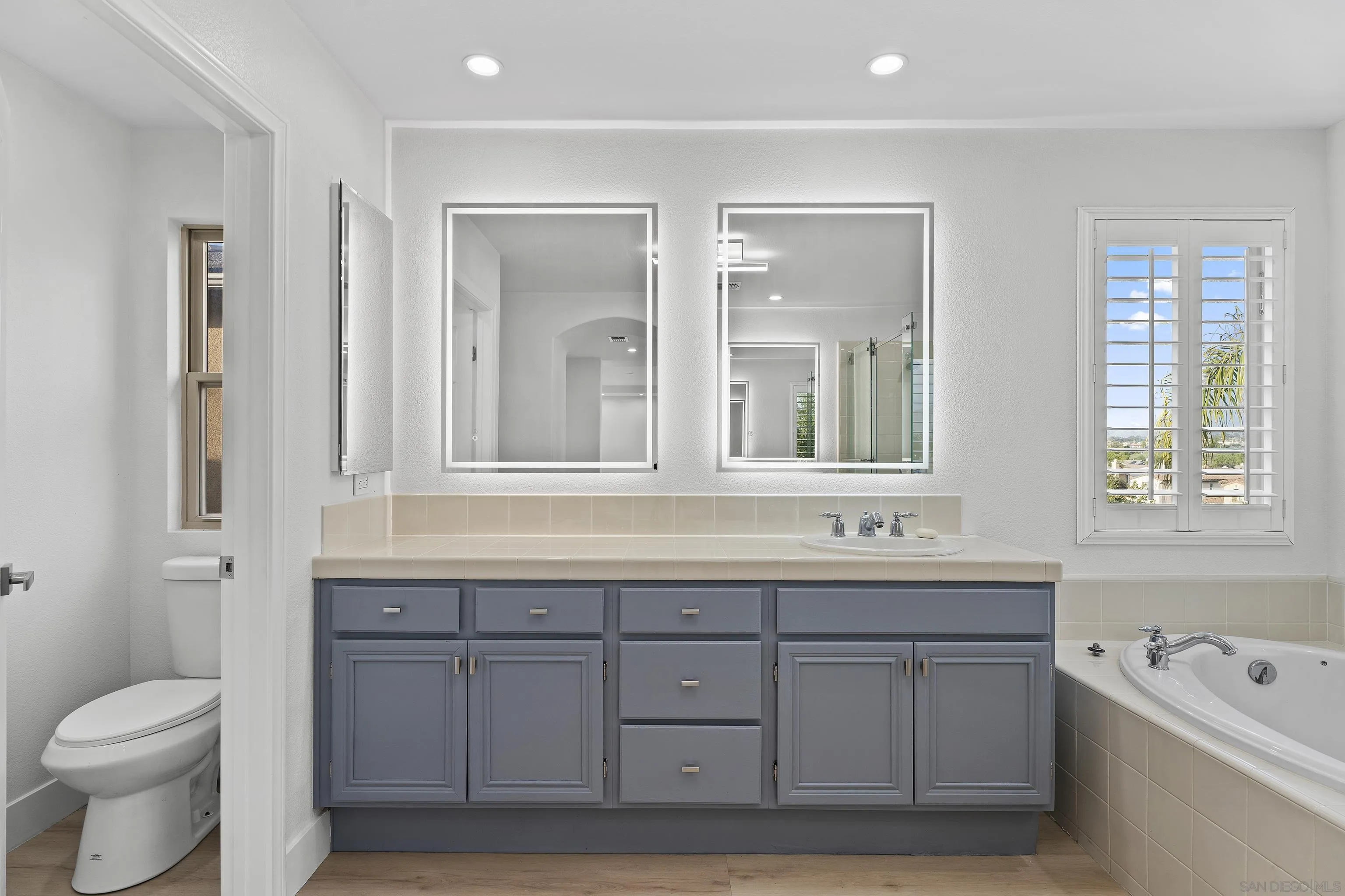 https://cdn.realtyfeed.com/cdn/127/260002123/b060365f0770c69f7da980858087be05.webp
