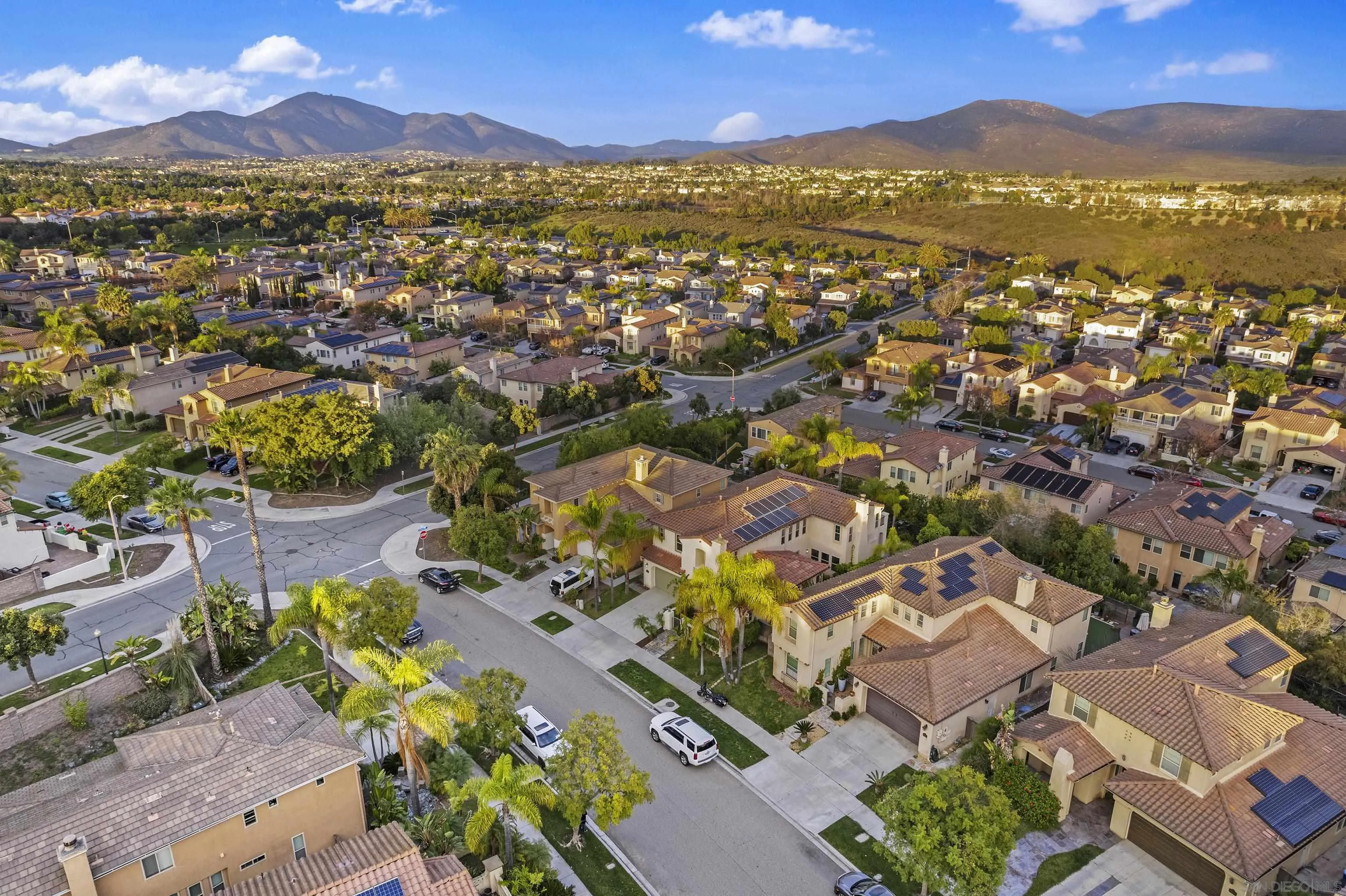 https://cdn.realtyfeed.com/cdn/127/260002123/eb6f3ace692b48f3021b221547297249.webp