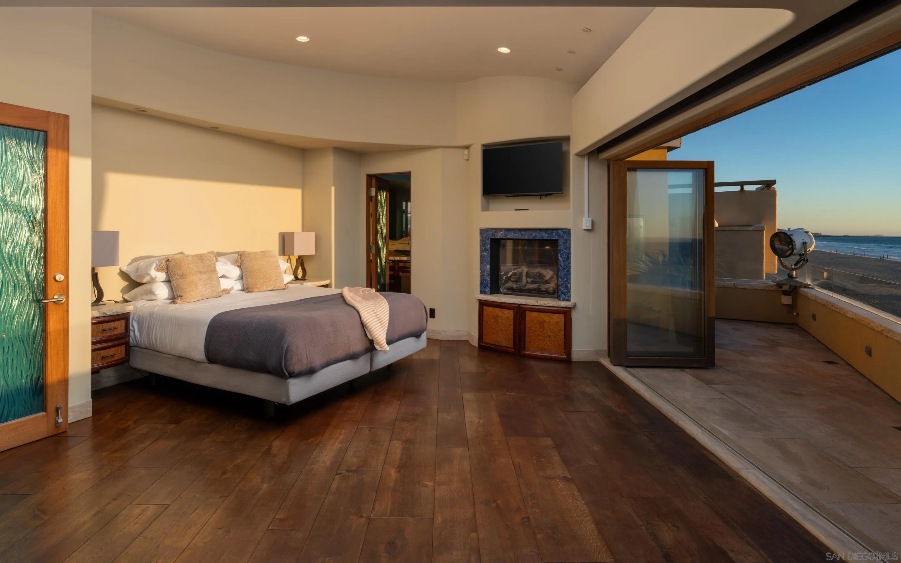 3921 Ocean Front Walk, San Diego, CA, 92109
