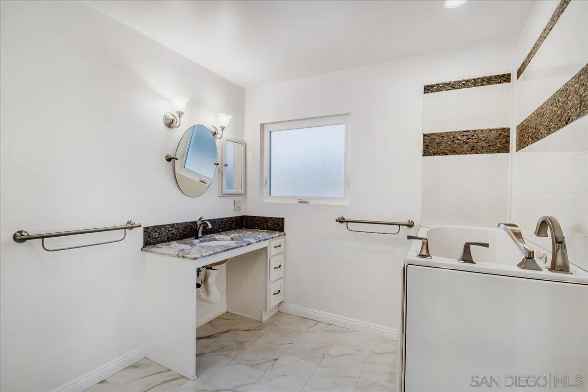 https://cdn.realtyfeed.com/cdn/127/260002130/2613e149cfe9c1d03f03146445b7a7cb.webp