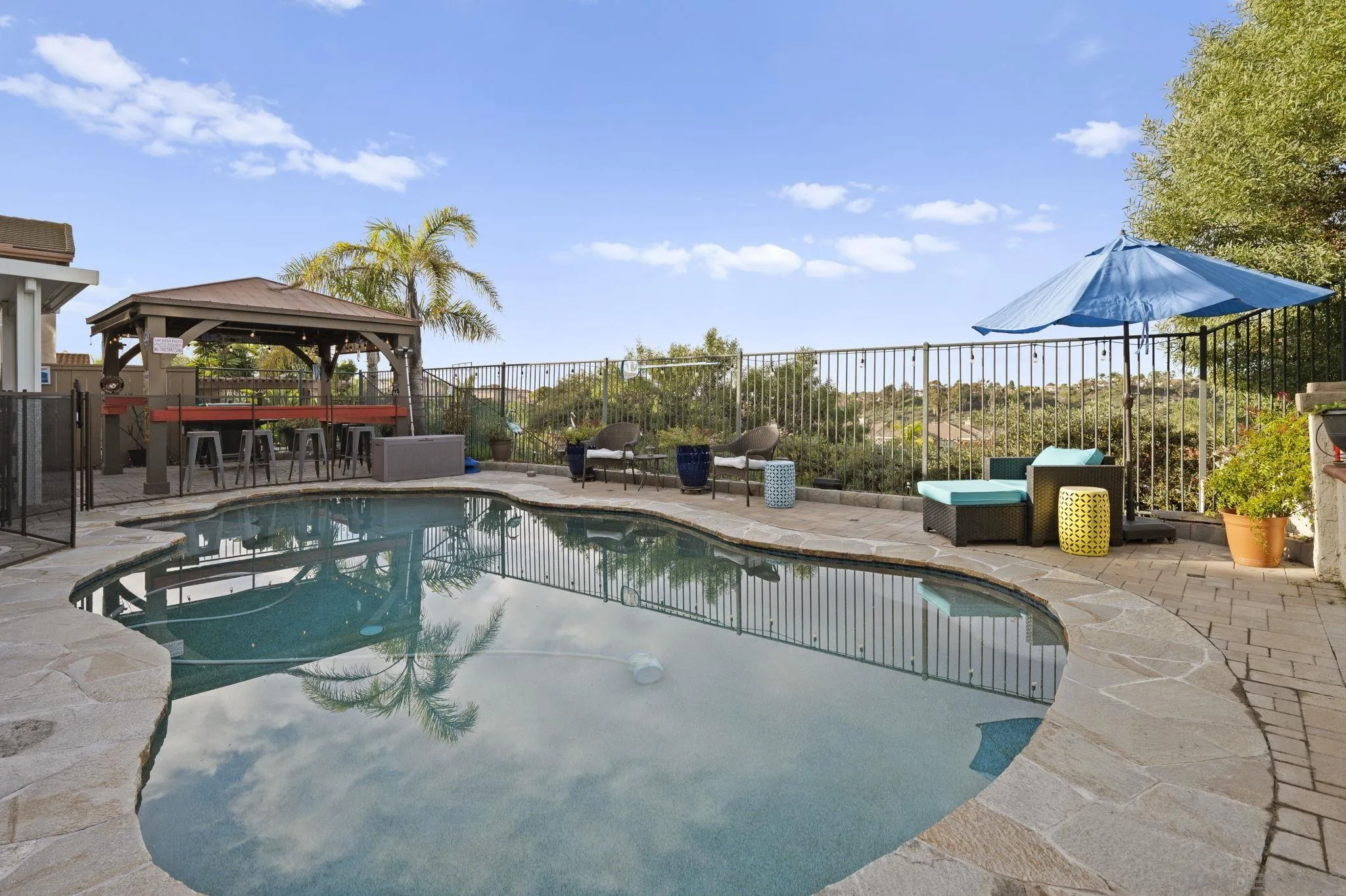 https://cdn.realtyfeed.com/cdn/127/260002131/35e69566be536fa82b237b0b1480483c.webp