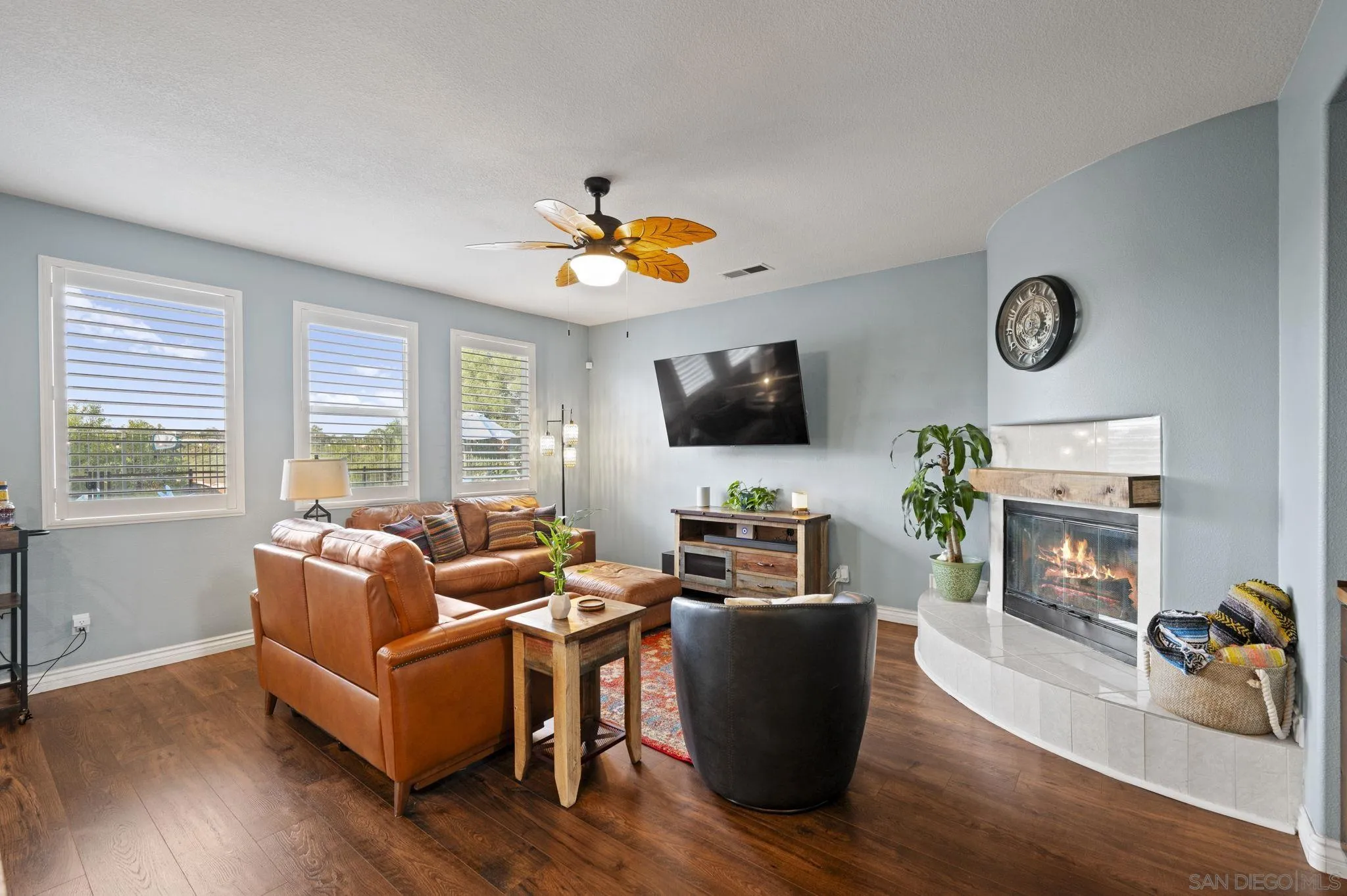 https://cdn.realtyfeed.com/cdn/127/260002131/704b99b381acc19e611fe8d42d6608d0.webp