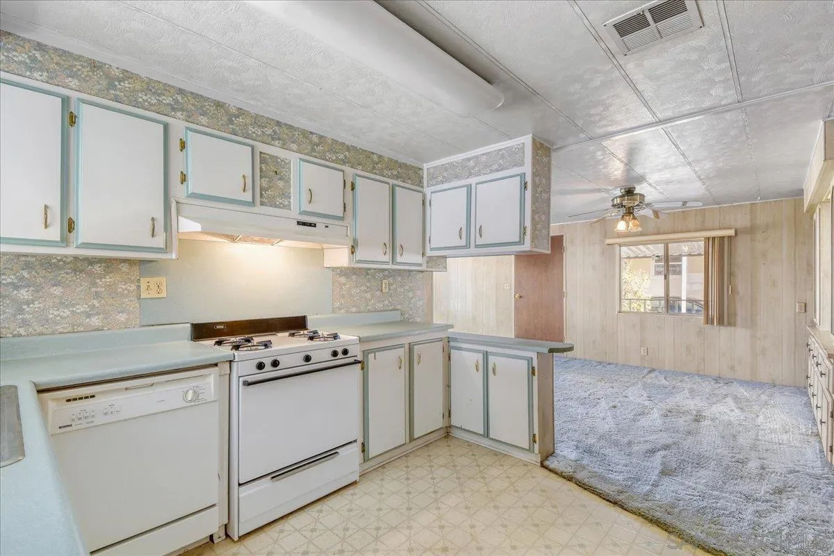 https://cdn.realtyfeed.com/cdn/127/260002132/6f724485ed44af7ec9db35ac300b0627.webp