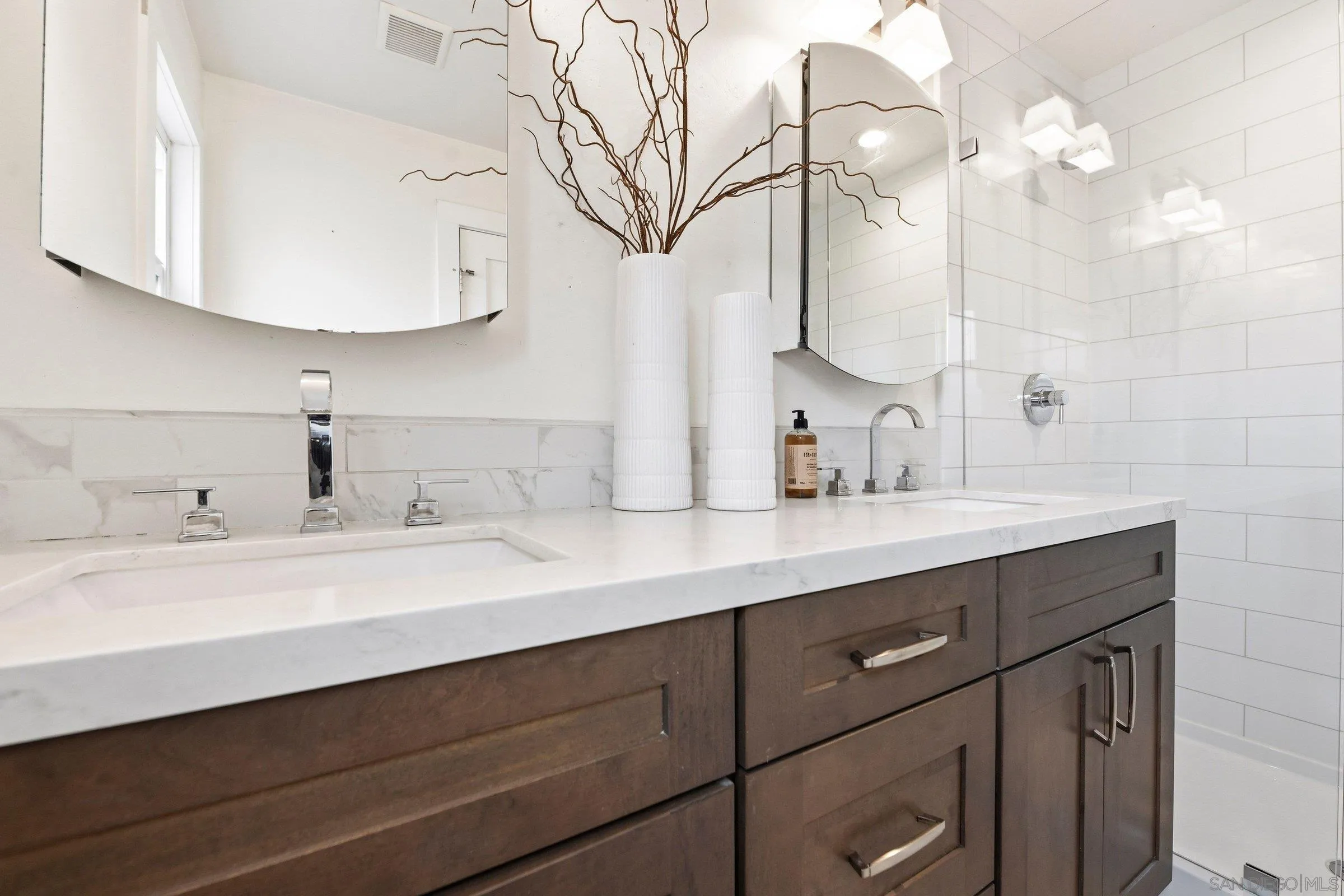 https://cdn.realtyfeed.com/cdn/127/260002139/4be515c17bd56776270d7732b2381a31.webp
