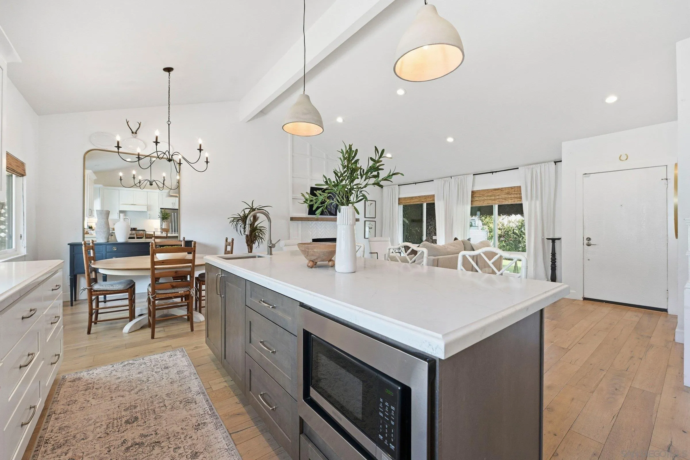 https://cdn.realtyfeed.com/cdn/127/260002139/a51fa90a69974914784c2660948f8ef4.webp