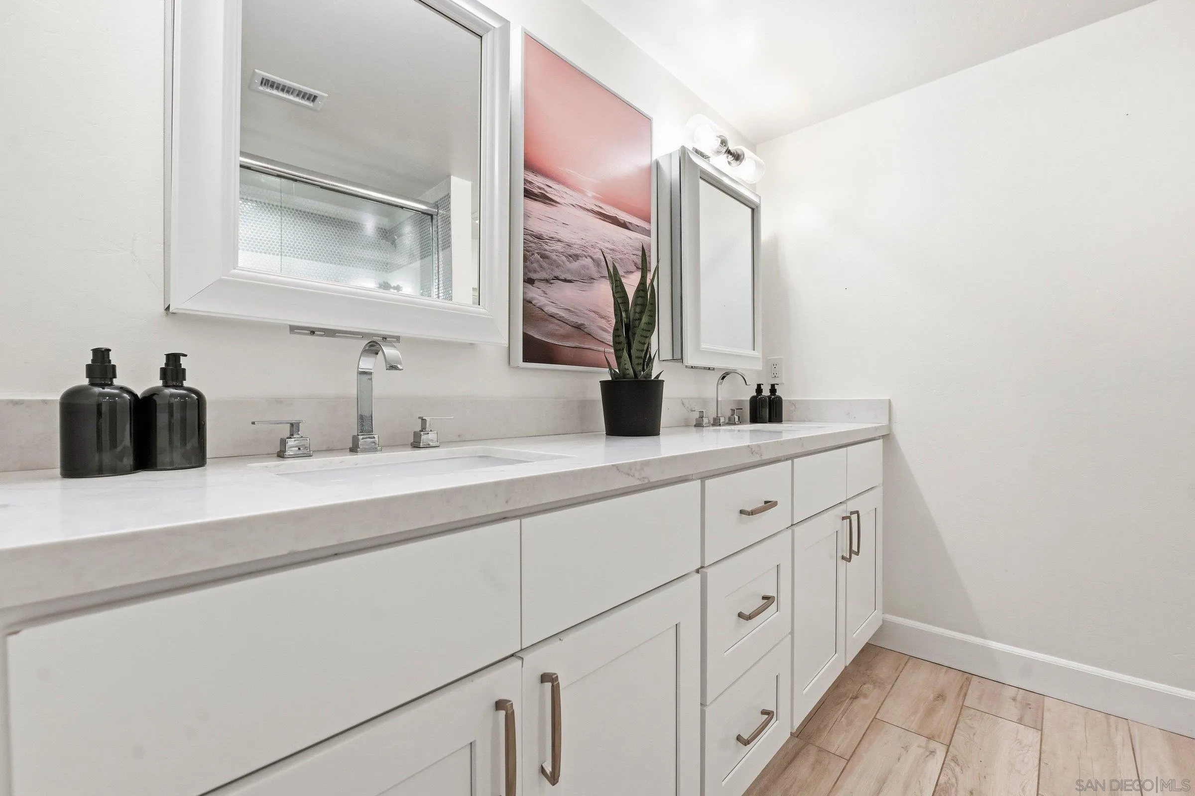 https://cdn.realtyfeed.com/cdn/127/260002139/c574fff851adfe3be9d27120d8be96c1.webp