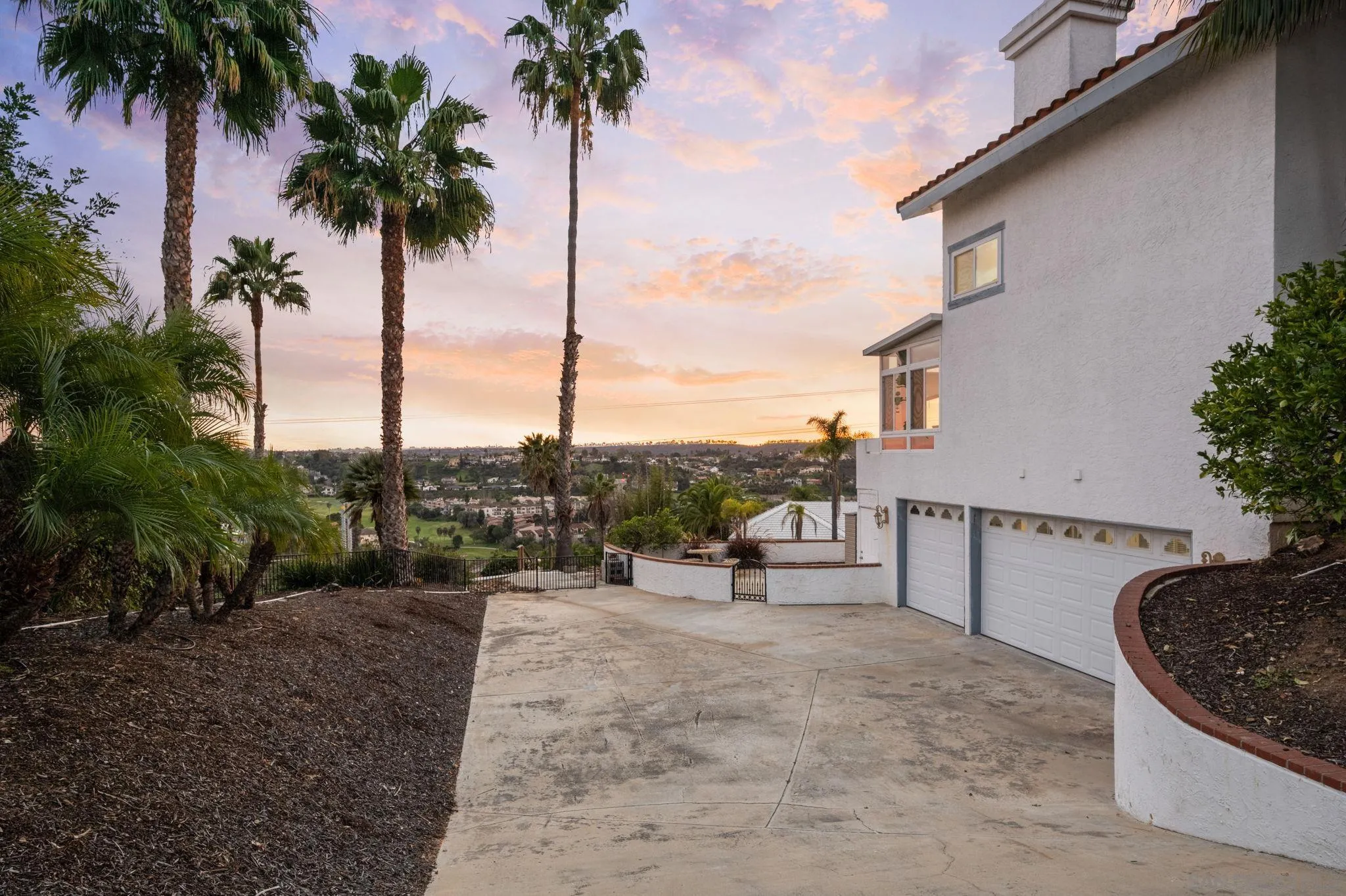 https://cdn.realtyfeed.com/cdn/127/260002143/232a10d521d5718711e2f25bfc21573a.webp