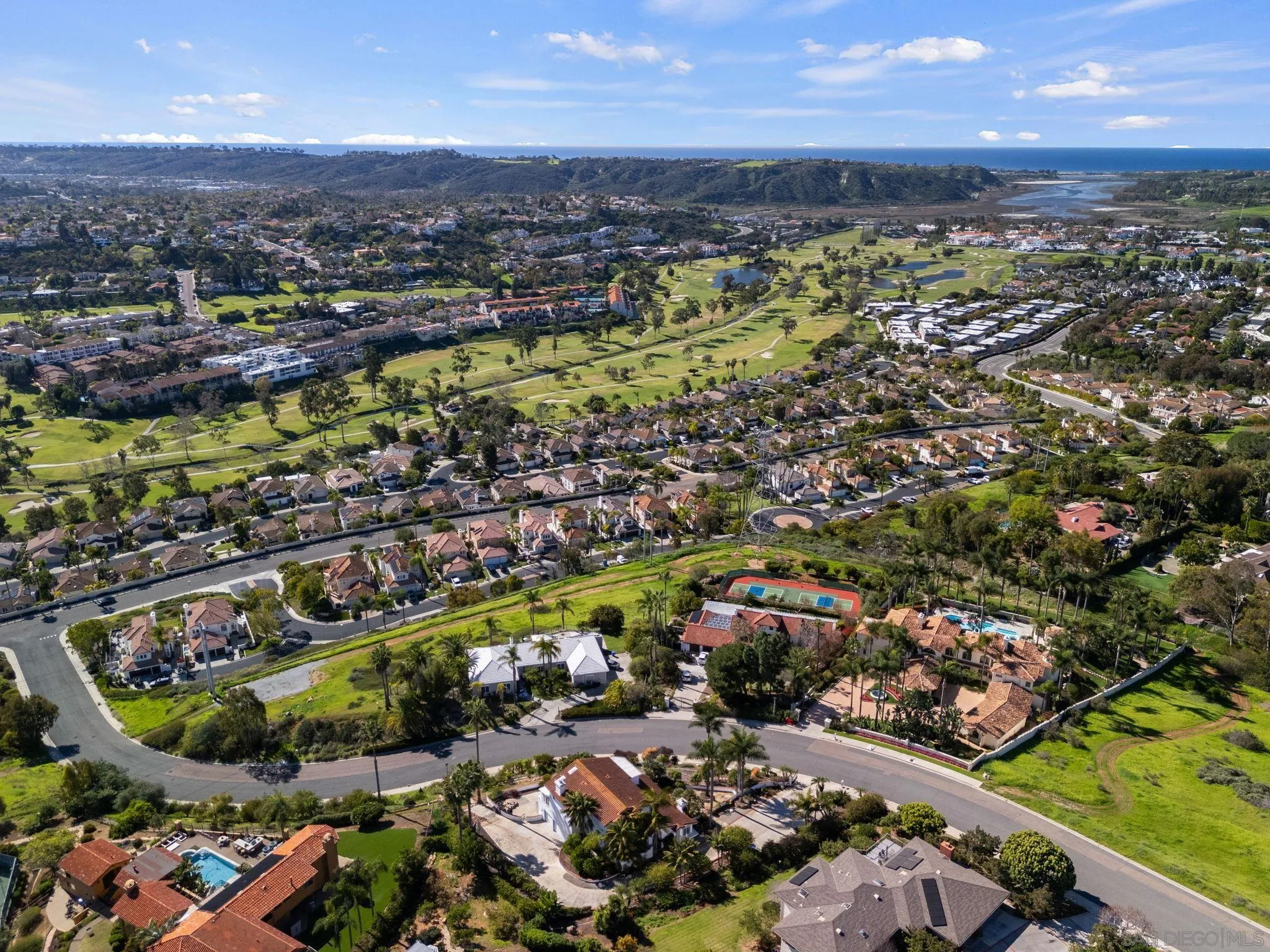 https://cdn.realtyfeed.com/cdn/127/260002143/6409204cb9e86163c89c54150f02768c.webp