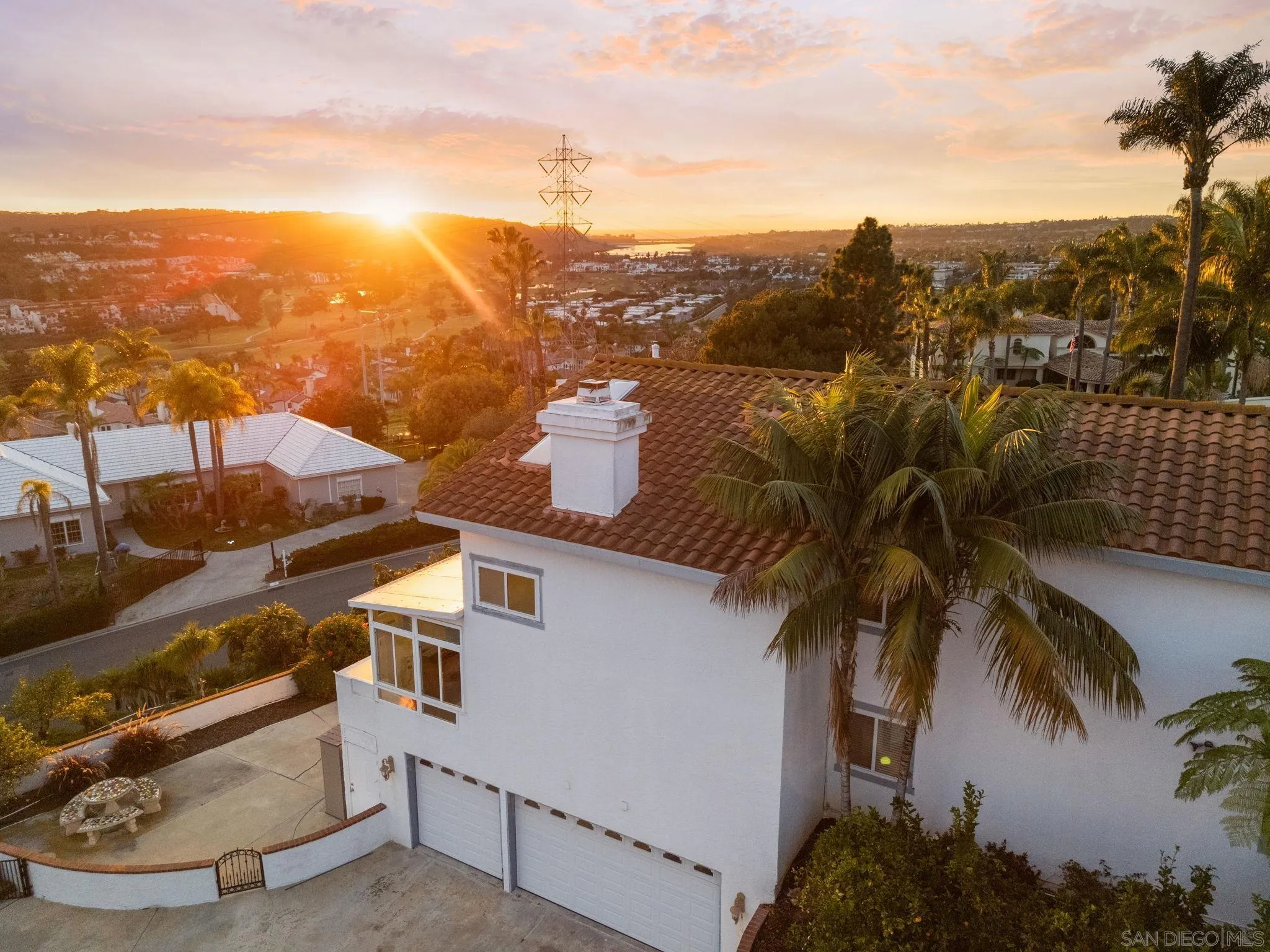 https://cdn.realtyfeed.com/cdn/127/260002143/70cc12514eb3d8942cb1b1532fb7c99b.webp