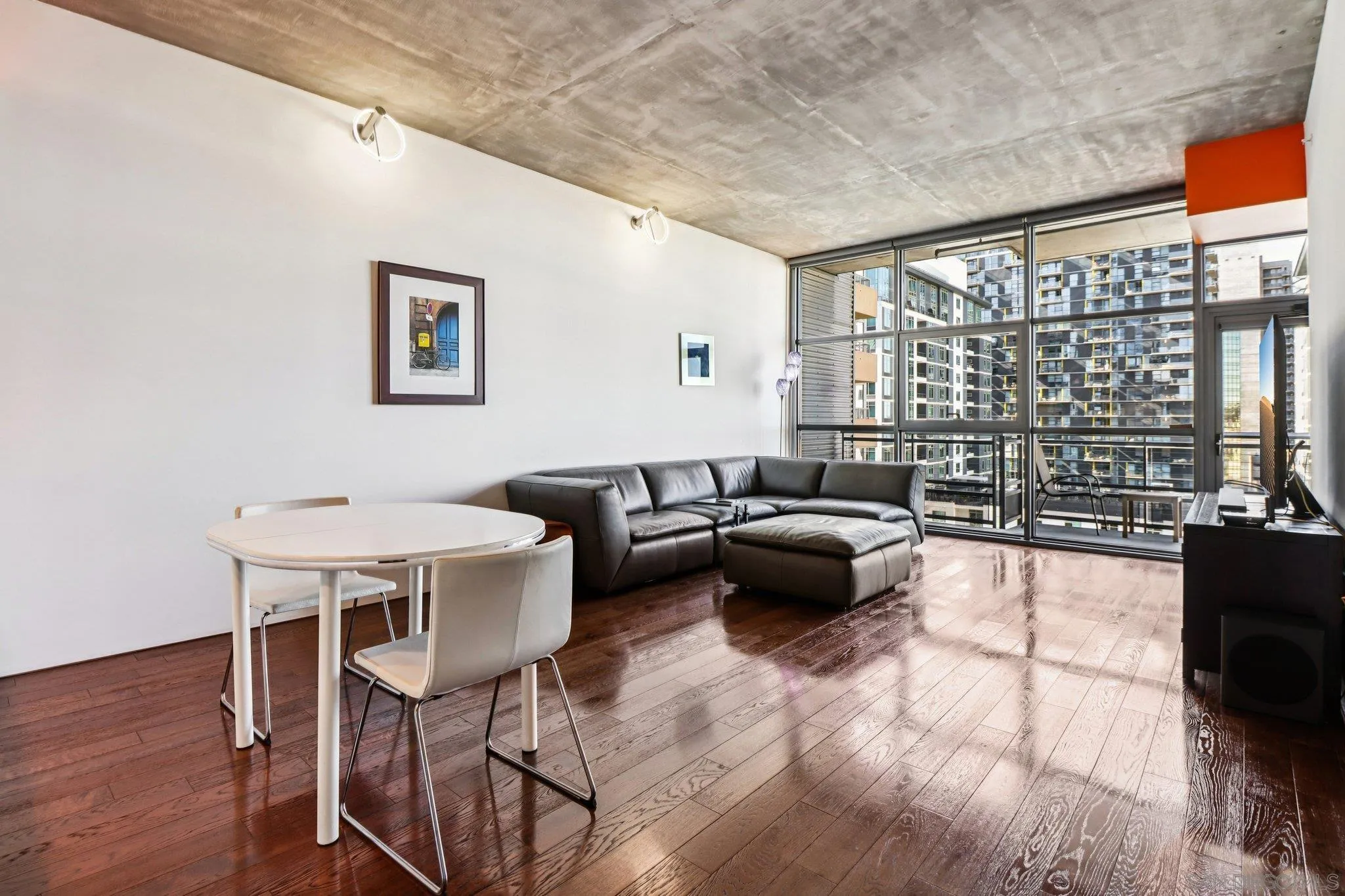 https://cdn.realtyfeed.com/cdn/127/260002149/00f3d94180a0578d9492b93e0ccc5439.webp