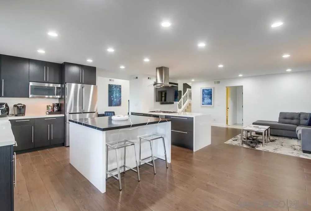 https://cdn.realtyfeed.com/cdn/127/260002150/b377d2ff158e61f4f35617b1f5243266.webp