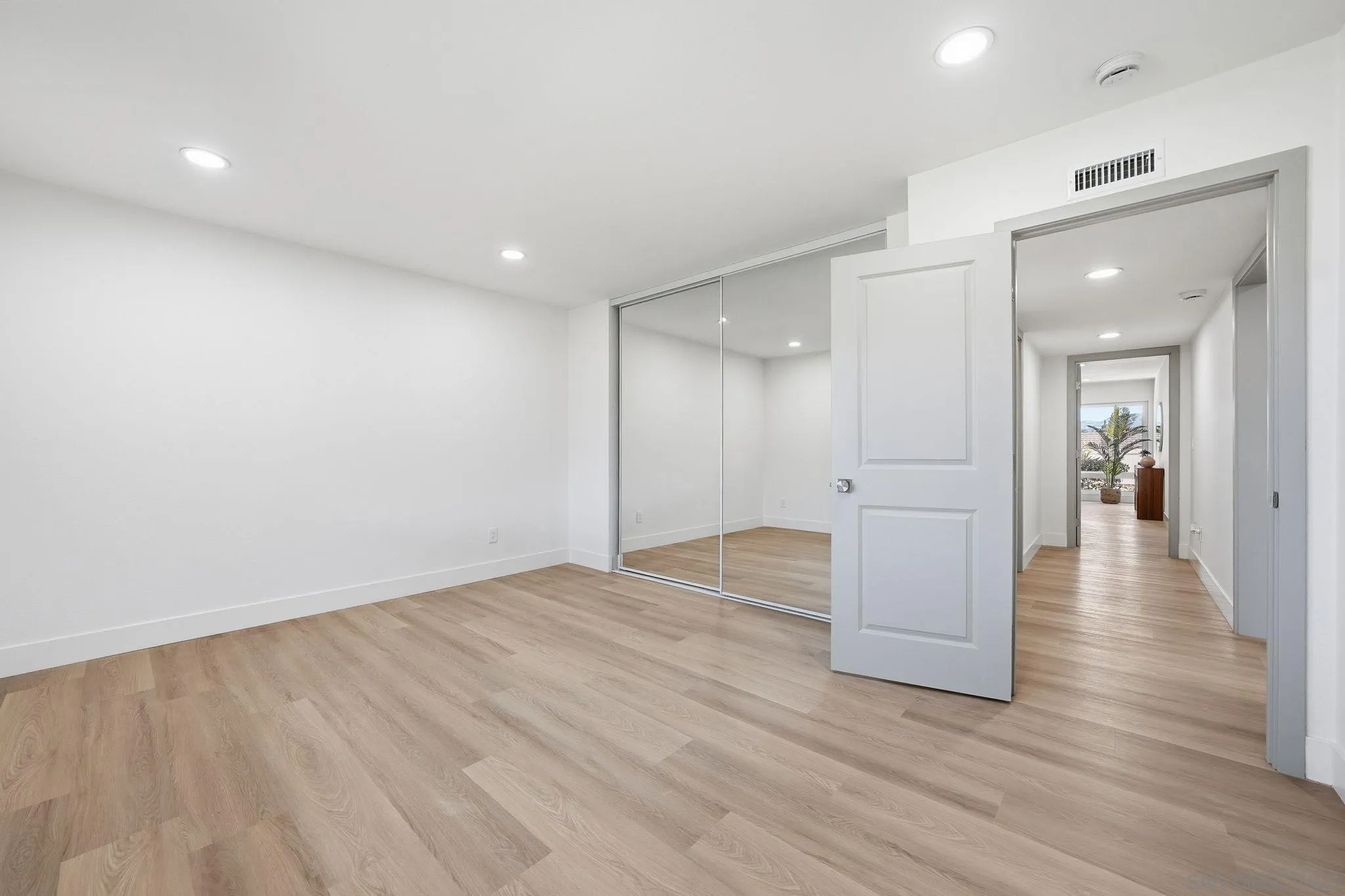 https://cdn.realtyfeed.com/cdn/127/260002151/06316d074d52ca900df28b1e1ac4270b.webp