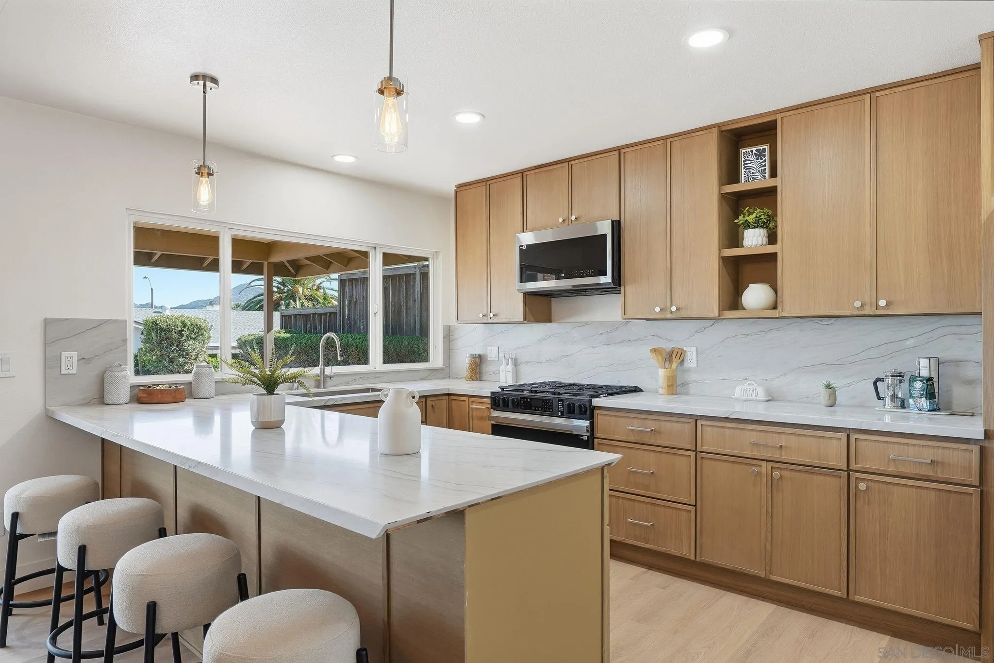 https://cdn.realtyfeed.com/cdn/127/260002151/75029582ca209cd6b823b40eeb6b8822.webp