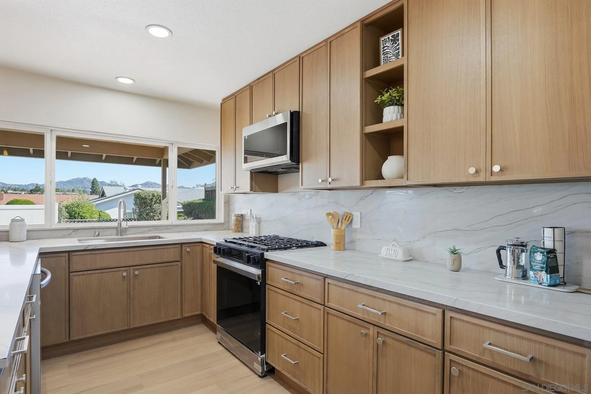 https://cdn.realtyfeed.com/cdn/127/260002151/8584a698fddb6b17205d37cfe8e76d7a.webp